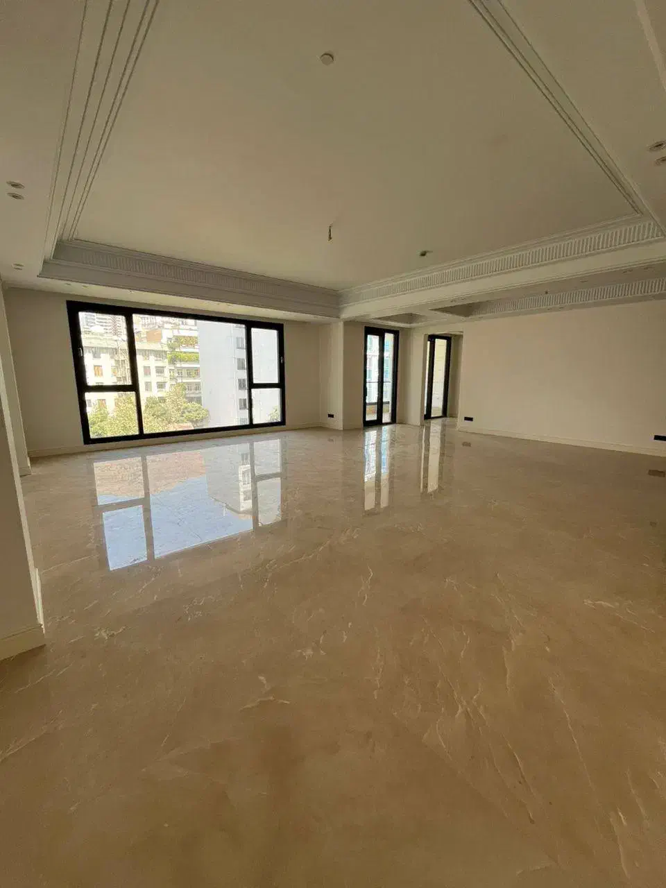 ۲۰۰ متر سند اداری /بر اصلی / تمامی مشاغل|اجارهٔ دفتر کار، اتاق اداری، مطب|تهران, زعفرانیه|دیوار