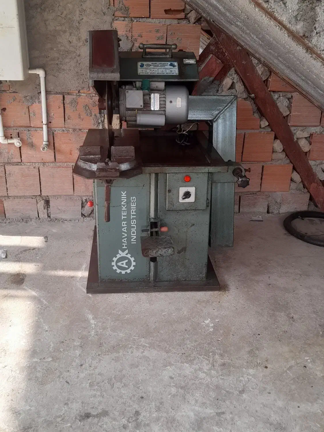 اره‌آتشی‌تک‌فاز‌در‌حد‌نو|ماشین‌آلات صنعتی|گلوگاه, |دیوار