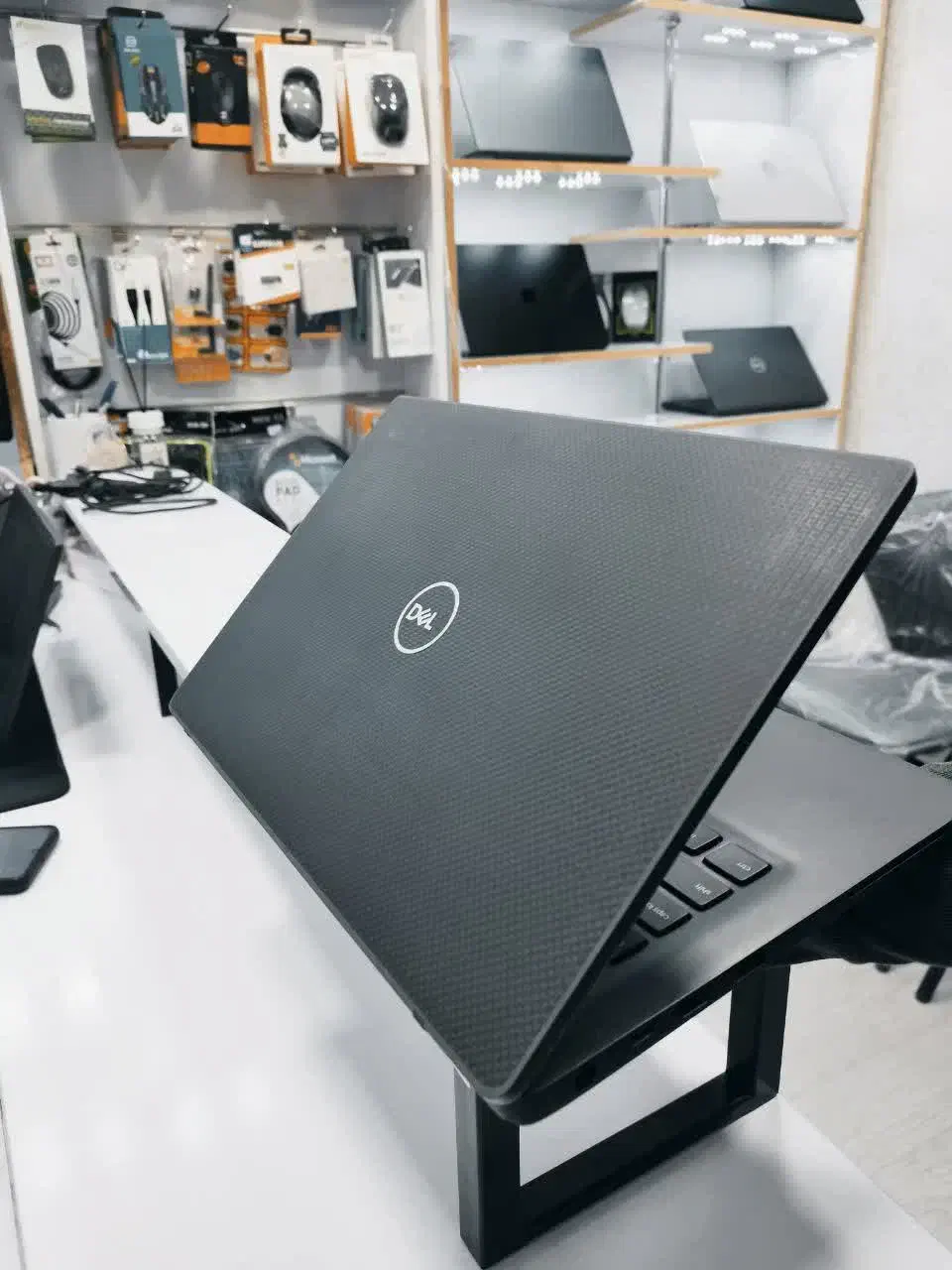 i7 لپتاپ خوشنام dell لتیتود 7400|رایانه همراه|قم, ارم|دیوار