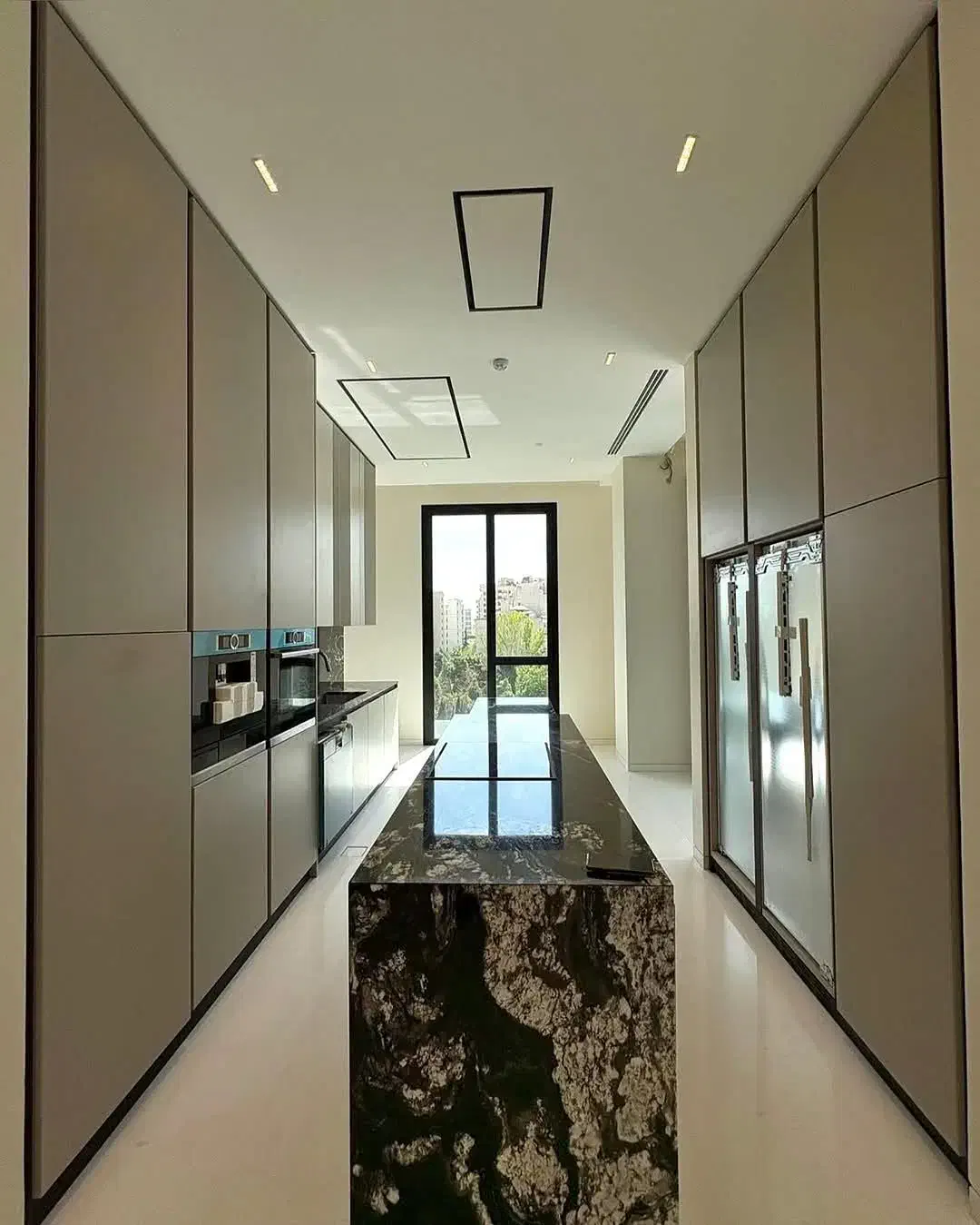 ۲۳۵ متر/دید ویو دره/تک واحدی/تراس بزرگ/فول مشاعات|اجارهٔ آپارتمان|تهران, زعفرانیه|دیوار