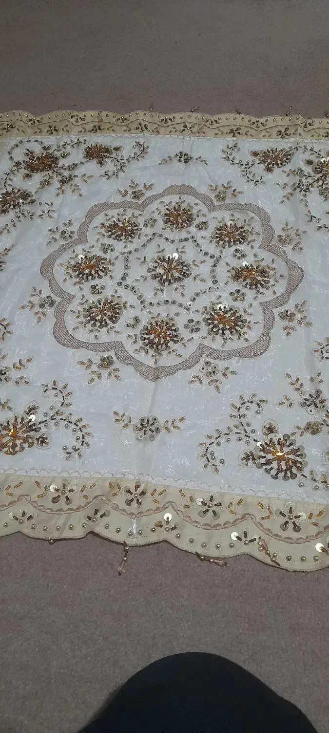 طلای وشیک|لباس|قم, قلعه یزدیها|دیوار