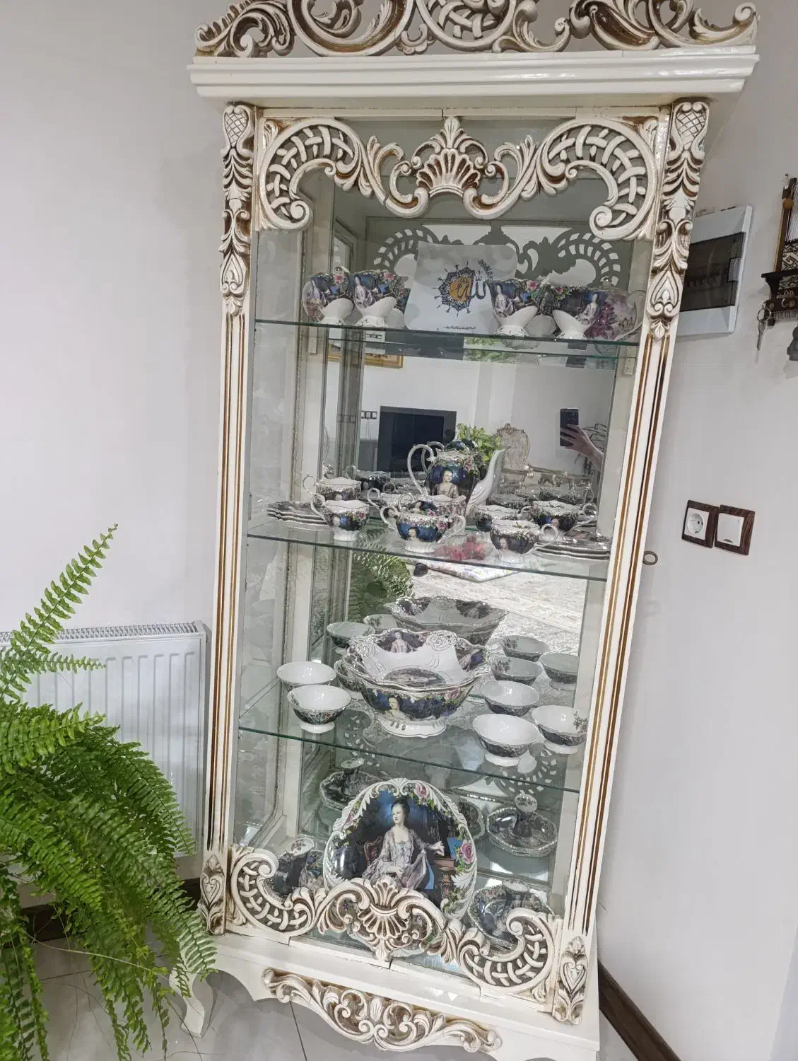 ویترین|بوفه، ویترین، کنسول|بروجن, |دیوار