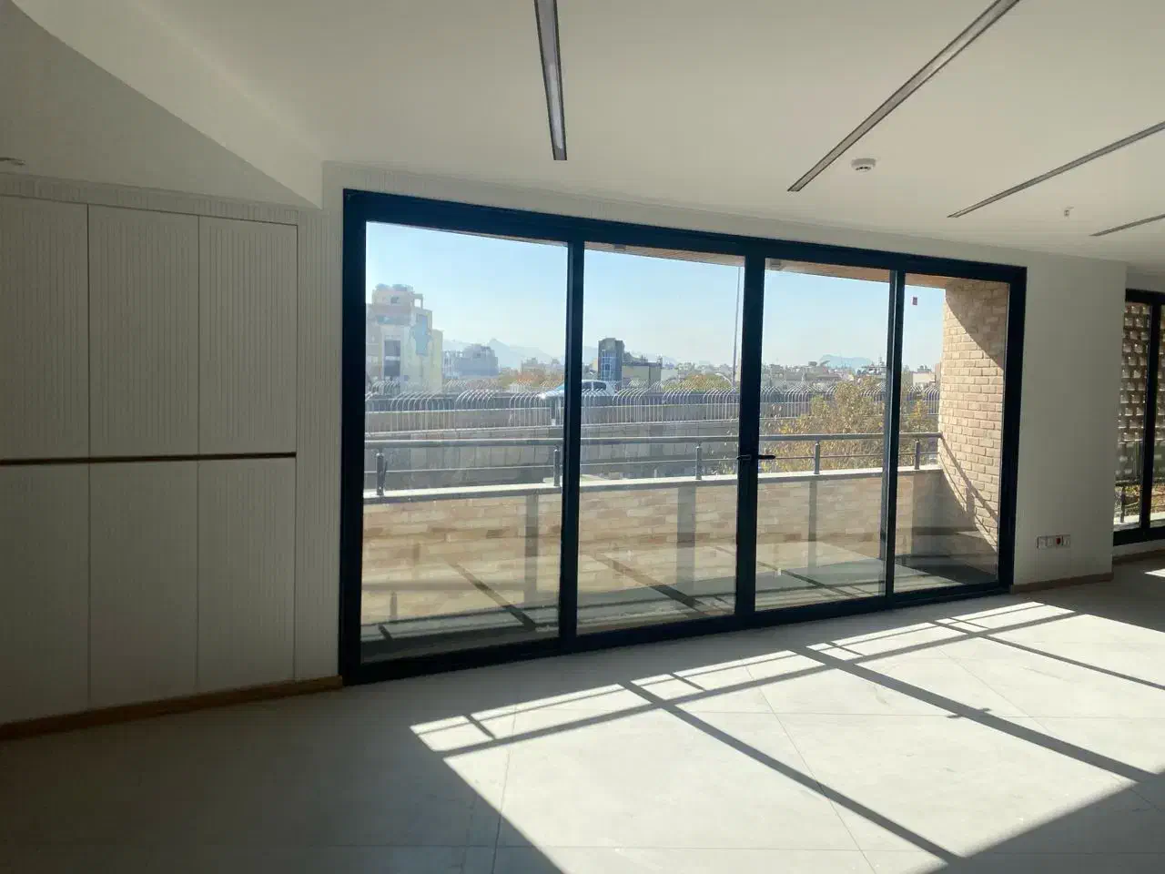 پل کاوه اجاره ۱۲۰۰متر ادری۴ طبقه صفر با۲دهنه تجاری|اجارهٔ دفتر کار، اتاق اداری، مطب|اصفهان, آهنگران|دیوار