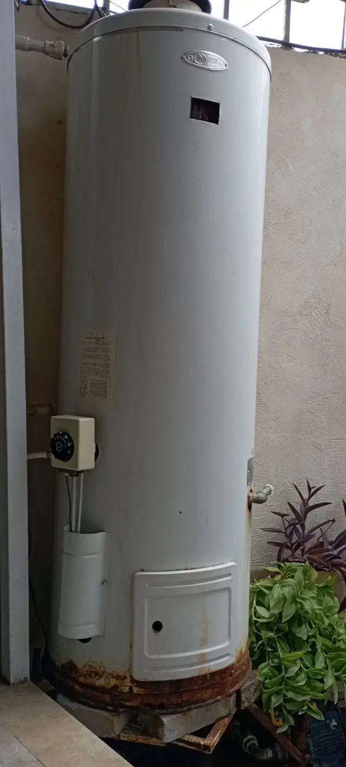 آبگرم  آن باید جوشکاری شود نشتی دارد|آبگرمکن، پکیج، شوفاژ|کوچصفهان, |دیوار