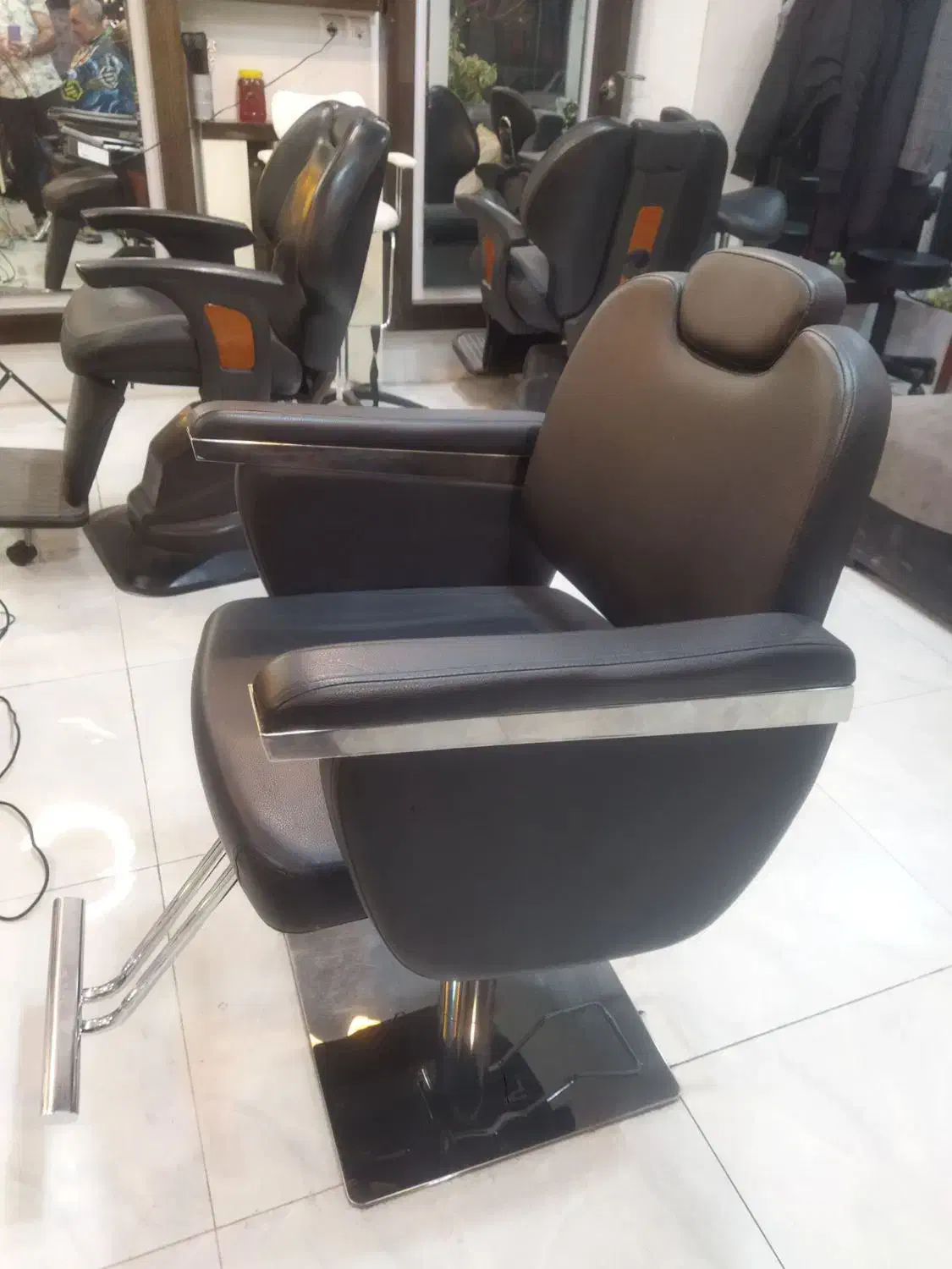 صندلی ارایشگاهی|آرایشگاه و سالن‌های زیبایی|شهرکرد, |دیوار