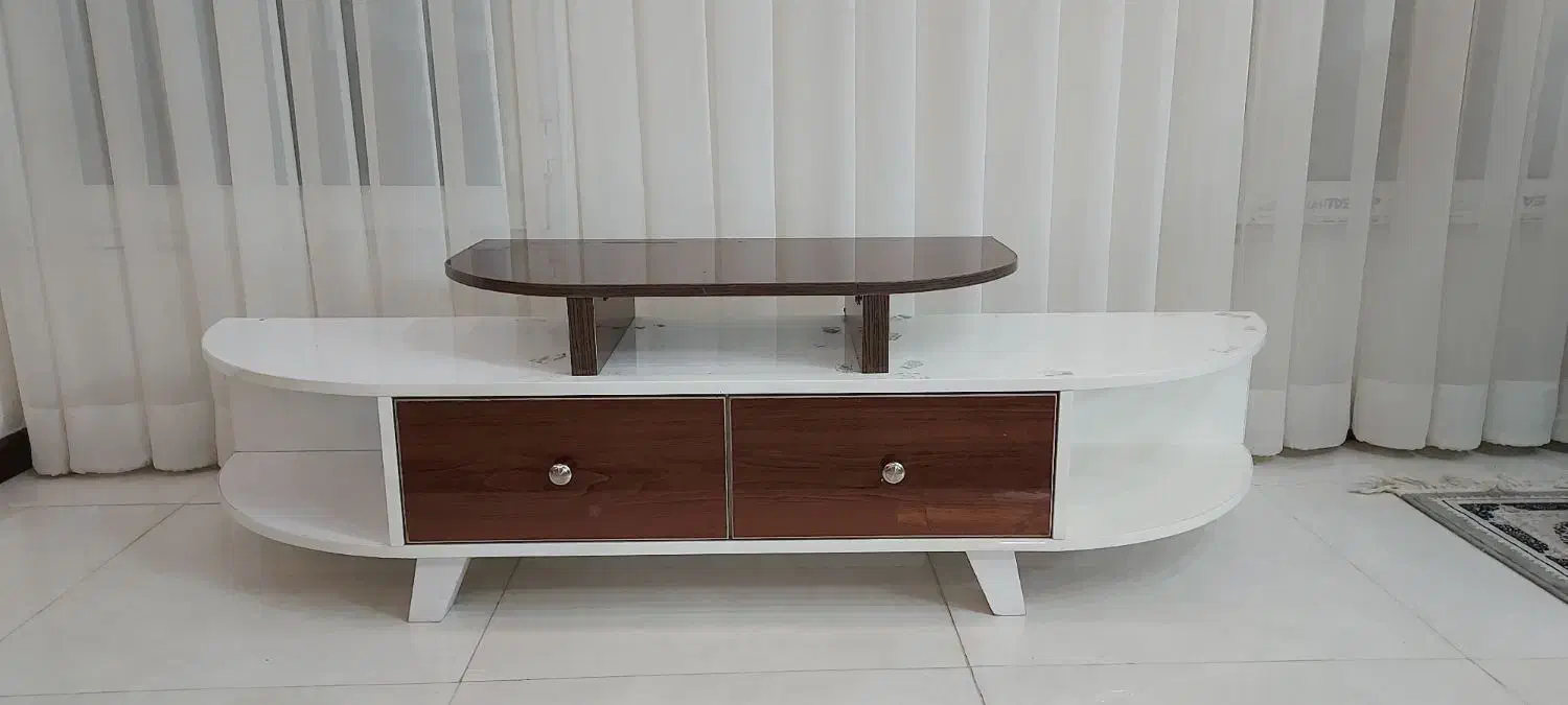 میزTV هایگلاس بسیار تمیز و نو|میز تلویزیون|سبزوار, توحیدشهر|دیوار