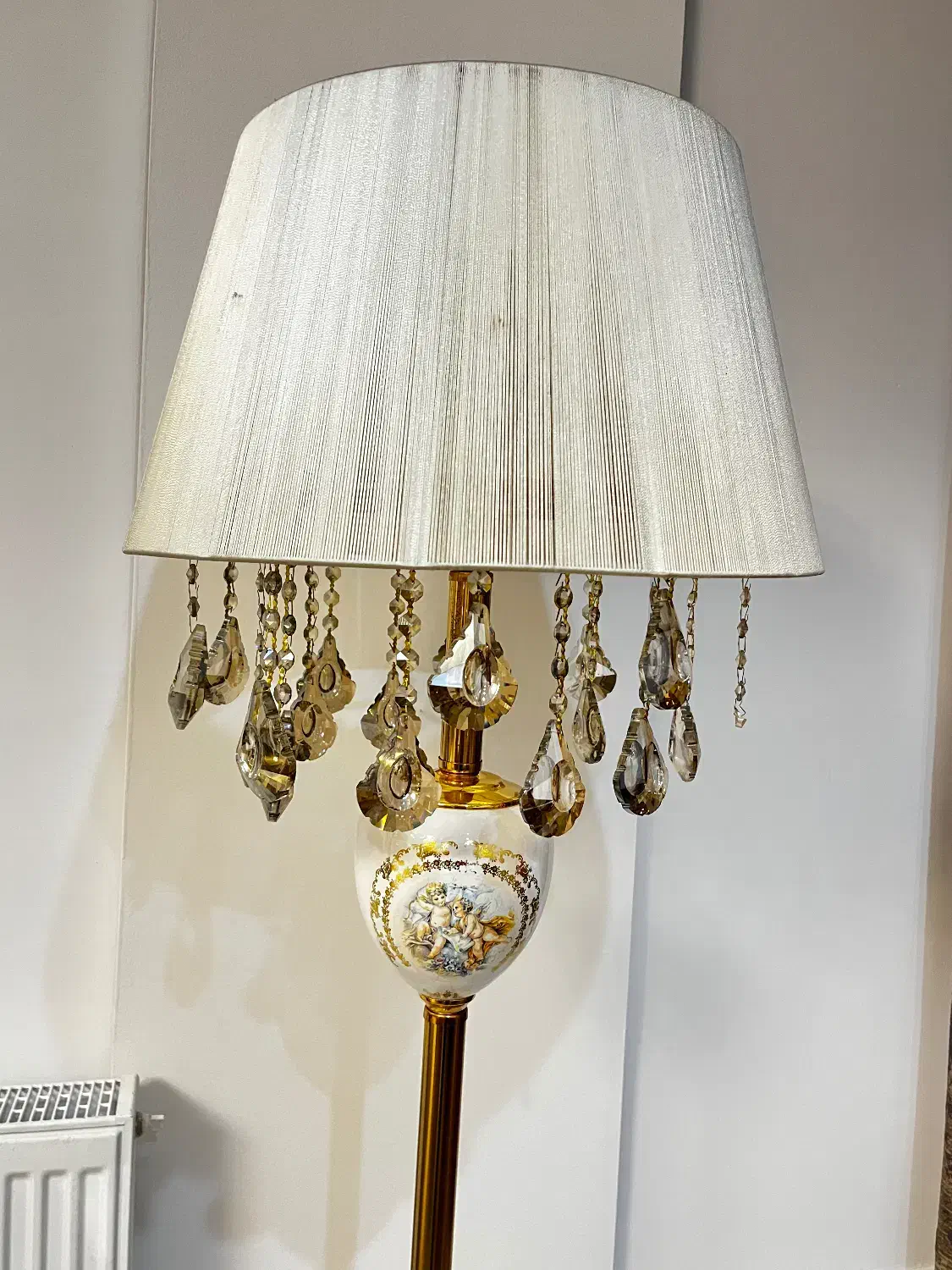 آباژور کاملا سالم و تمیز|چراغ خواب و آباژور|مشهد, جاهد شهر|دیوار