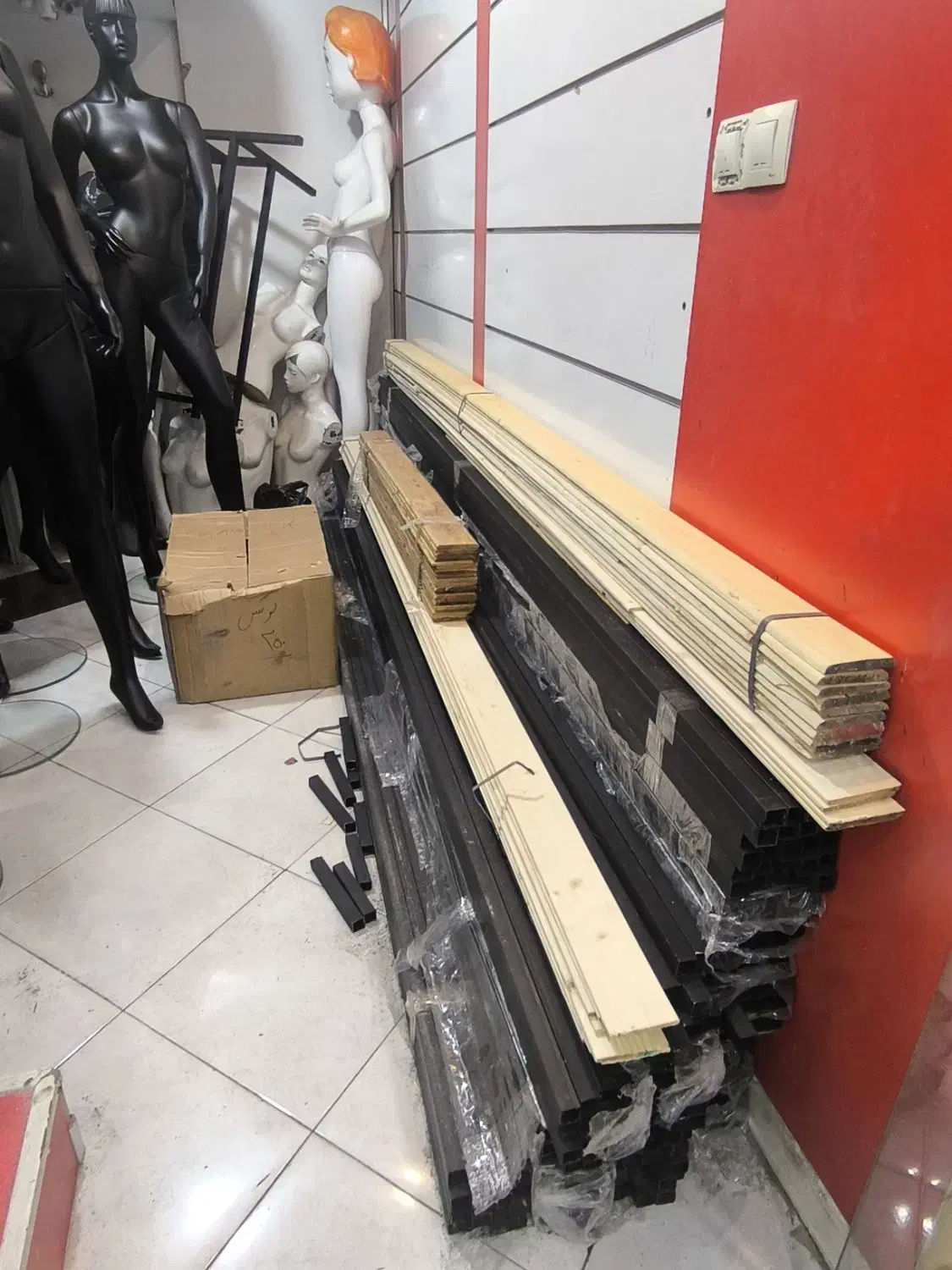 فروش مستقیم پروفیل، قوطی و چوب روسی بابهترین قیمت|فروشگاه و مغازه|شیراز, شاهچراغ|دیوار