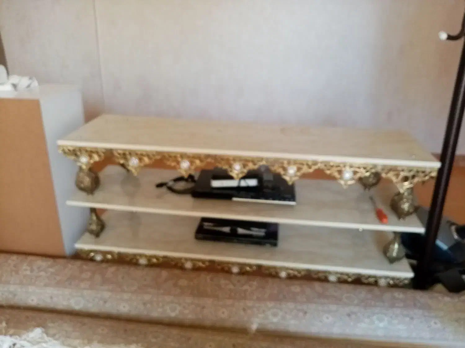 میز تلویزیون برنز سفید طلایی|میز تلویزیون|کرمانشاه, |دیوار