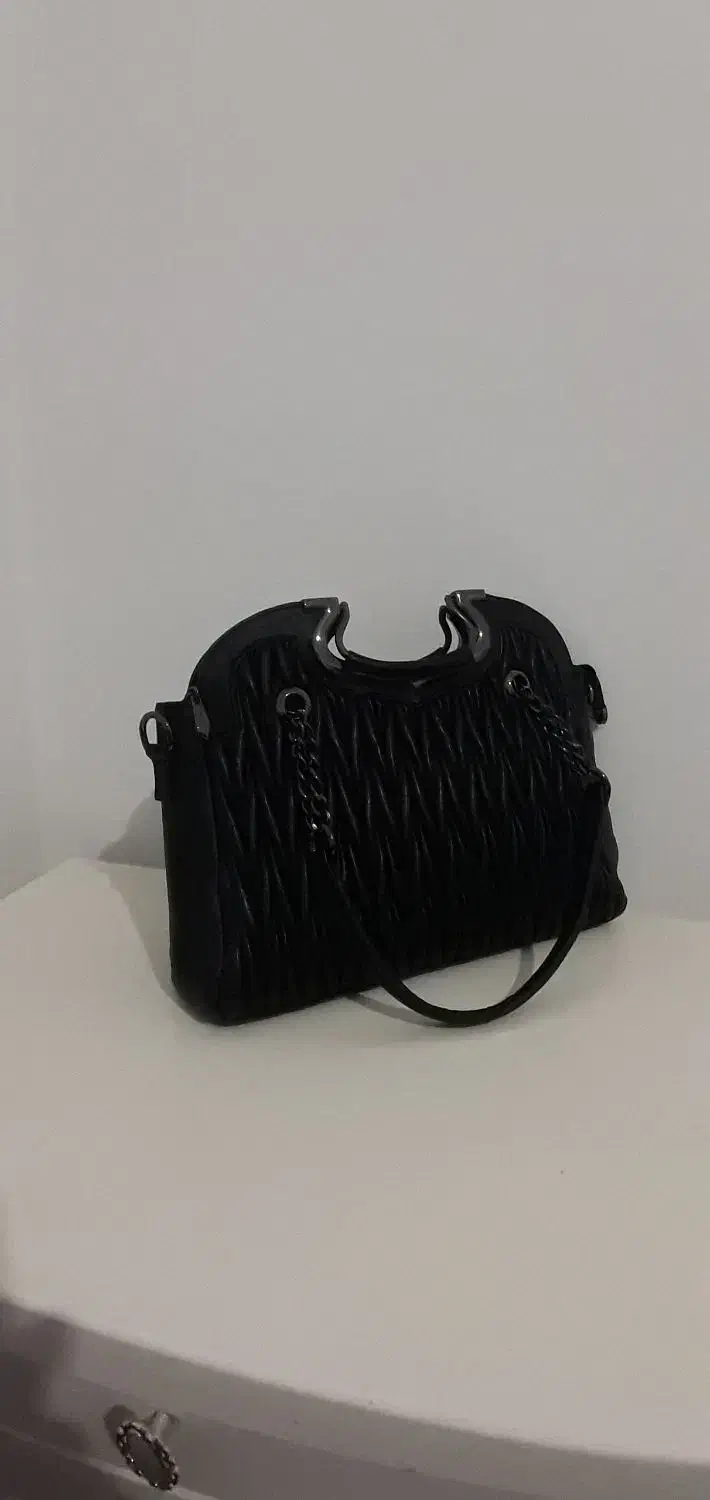 کیف نو هست (مارک|کیف، کفش، کمربند|میانه, |دیوار