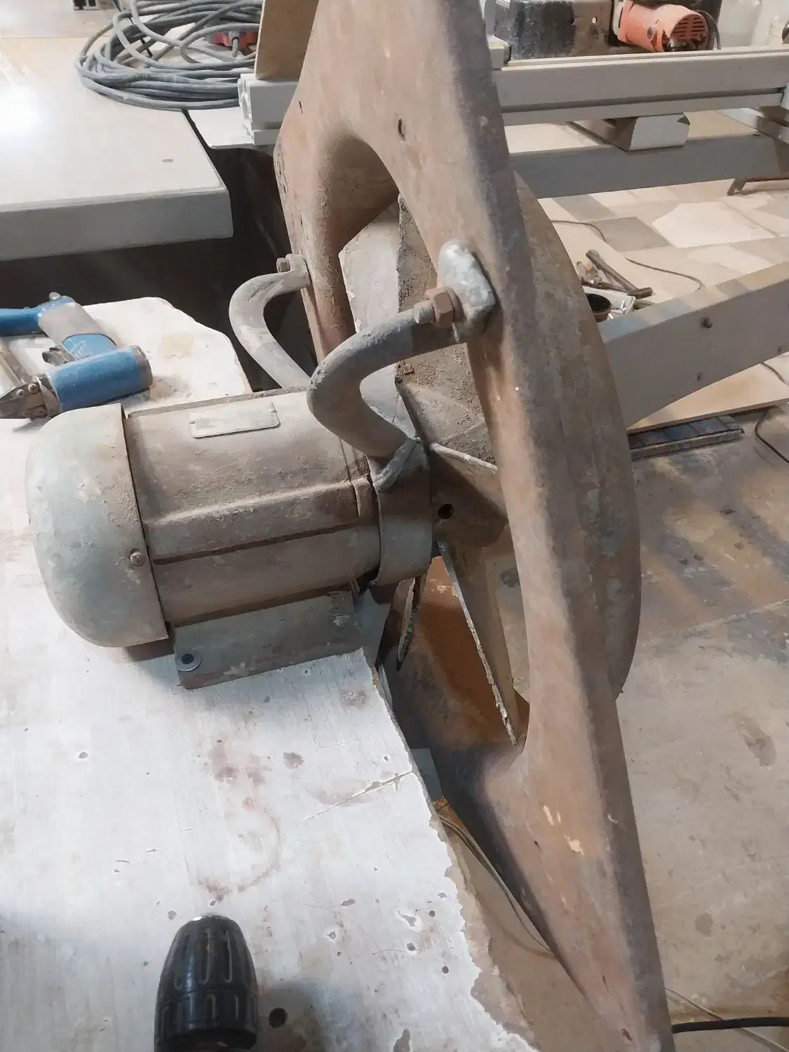 هواکش دو منظوره|پنکه و تصفیه‌کنندهٔ هوا|پردیس, فاز ۸|دیوار