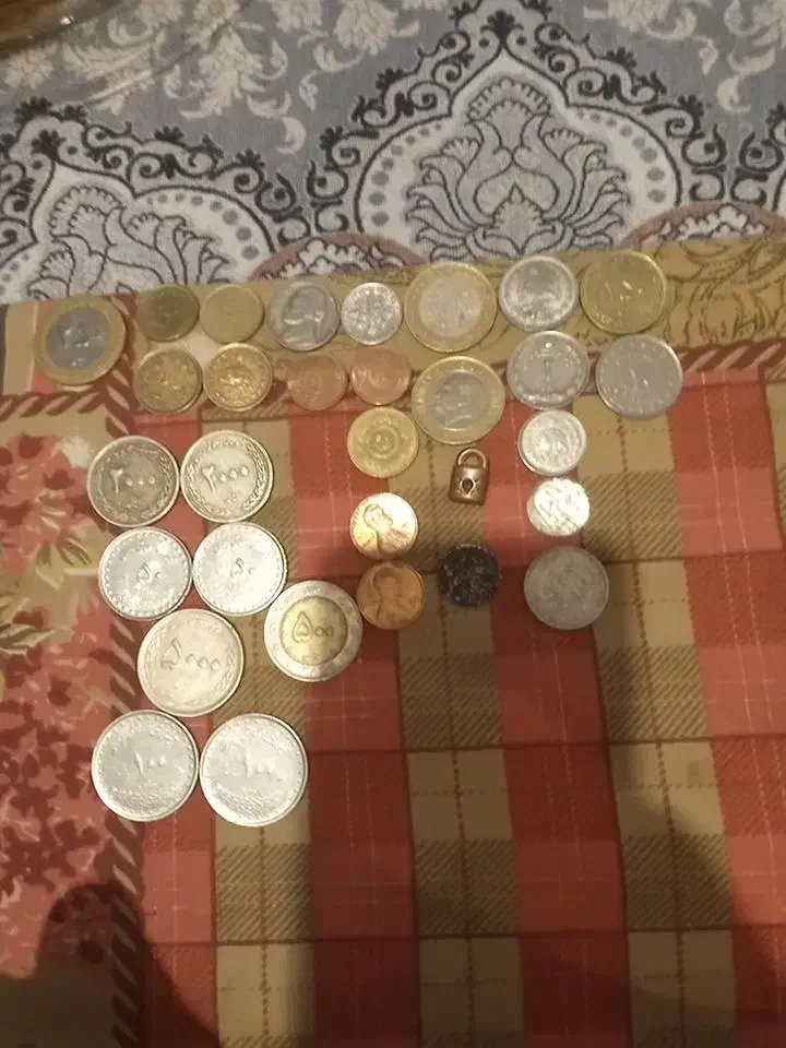 چندین سکه جمهوری وشاهی وخارجی همگی به فروش میرسد|کلکسیون سکه، تمبر، اسکناس|پردیس, فاز ۴|دیوار