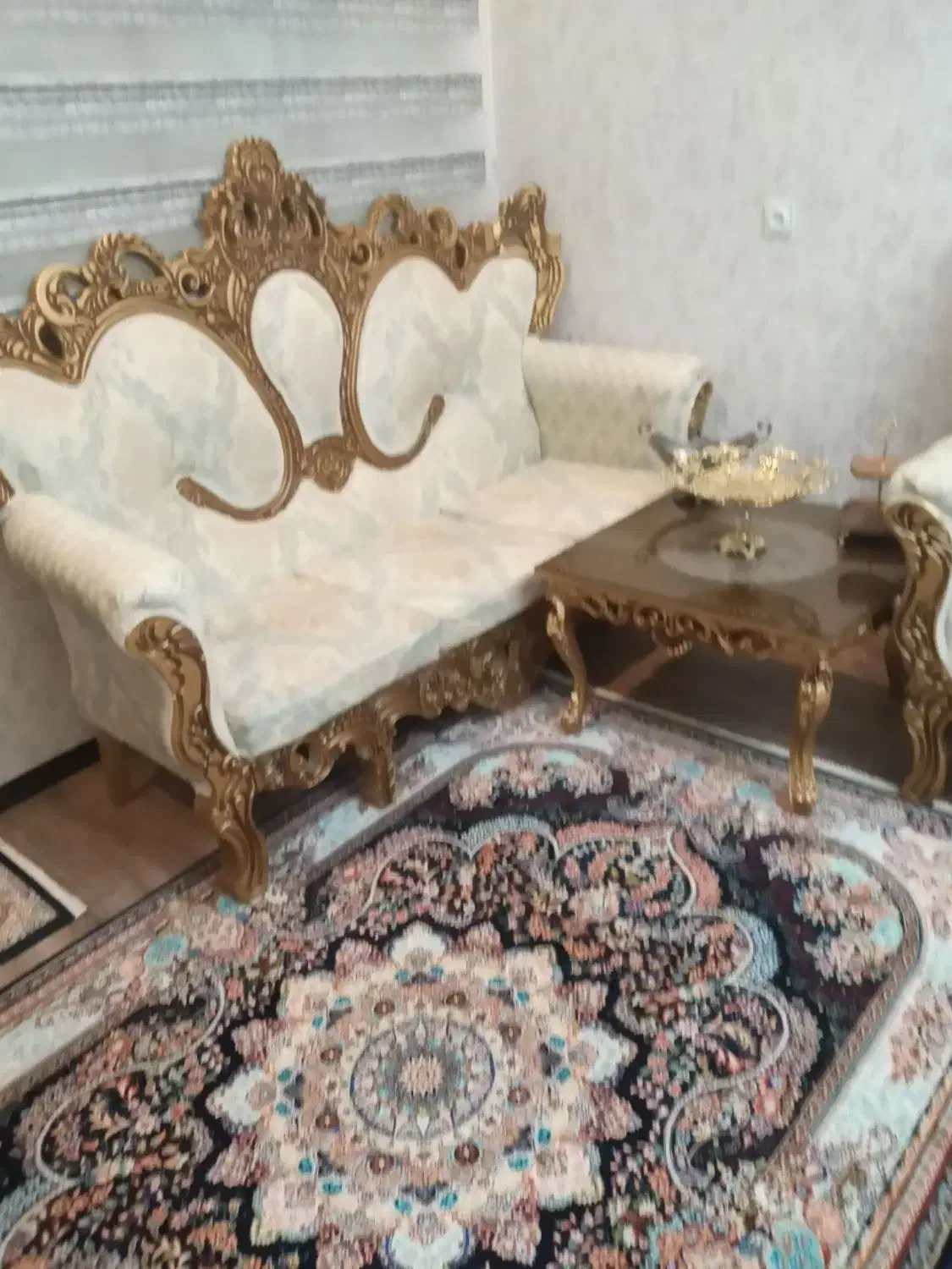 مبل استیل 7نفره نو با میز عسلی حراج بخاطر کمبود جا|مبلمان خانگی و میز عسلی|چهارباغ, |دیوار