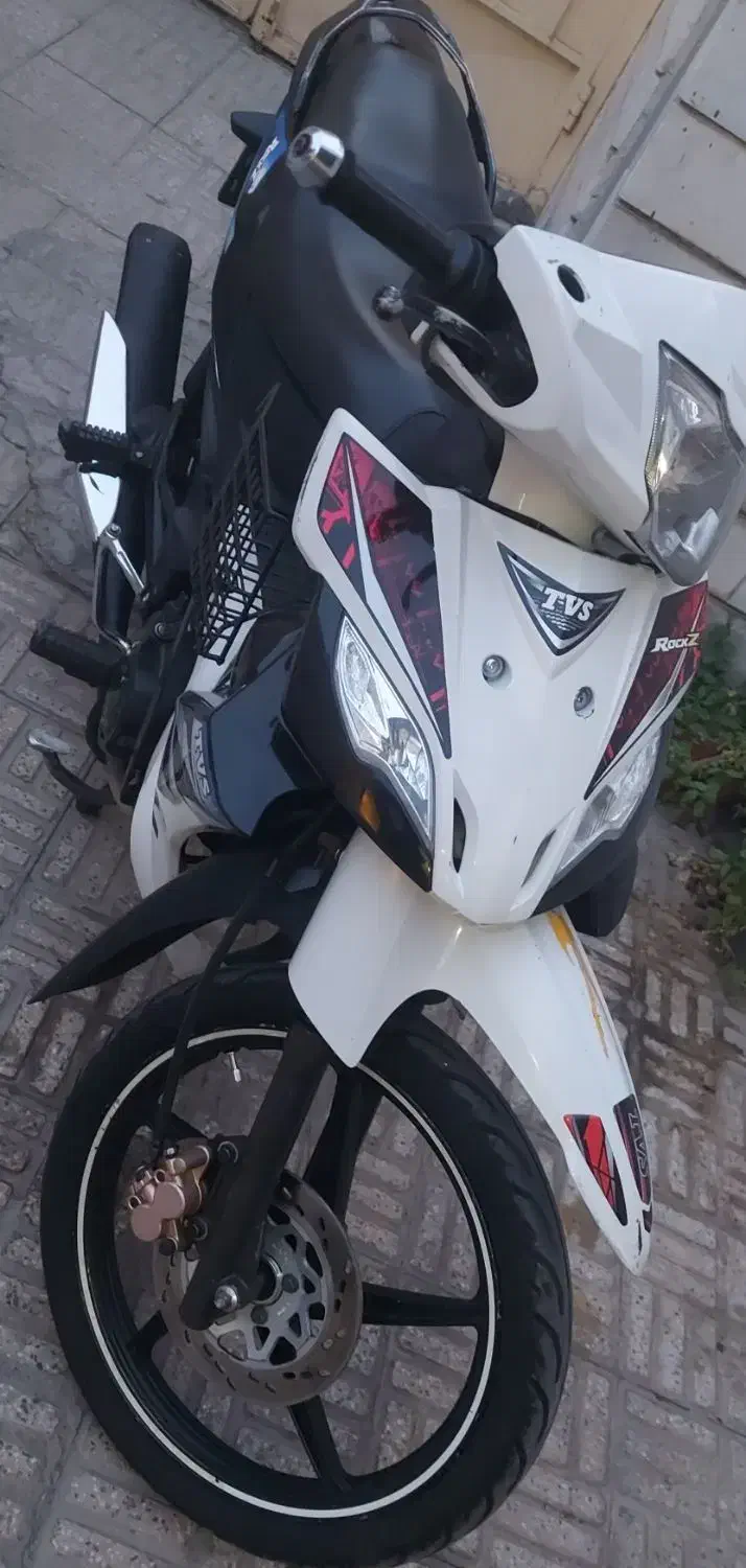 موتورتیویاسراکز۱۲۵|موتورسیکلت|اصفهان, باغ زیار|دیوار