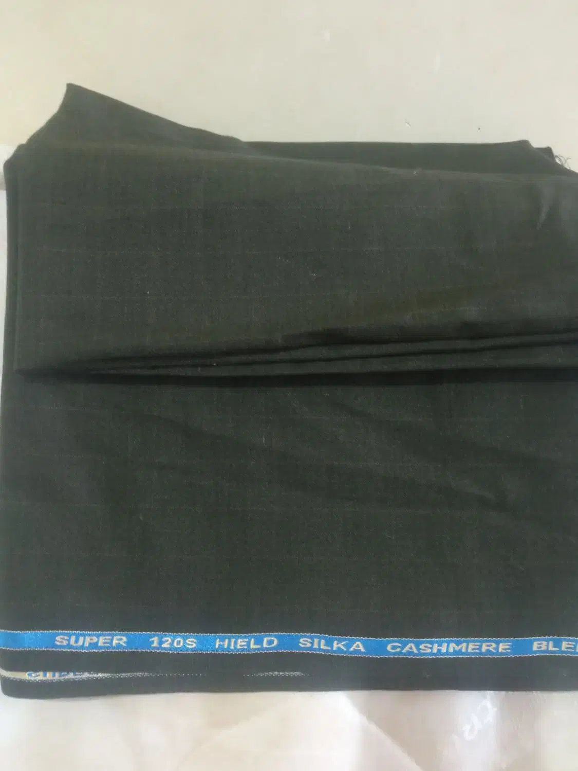 یک قواره شلواری|لباس|کلاله, |دیوار