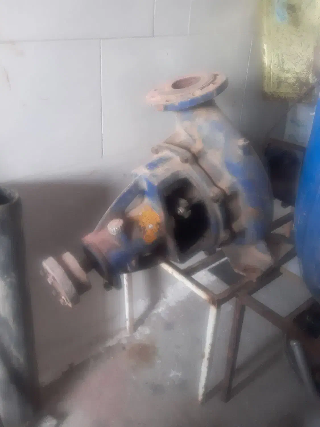 یک عدد دستگاه بلوک زنی و یک عدد پمپ آب|ابزارآلات|شوشتر, |دیوار