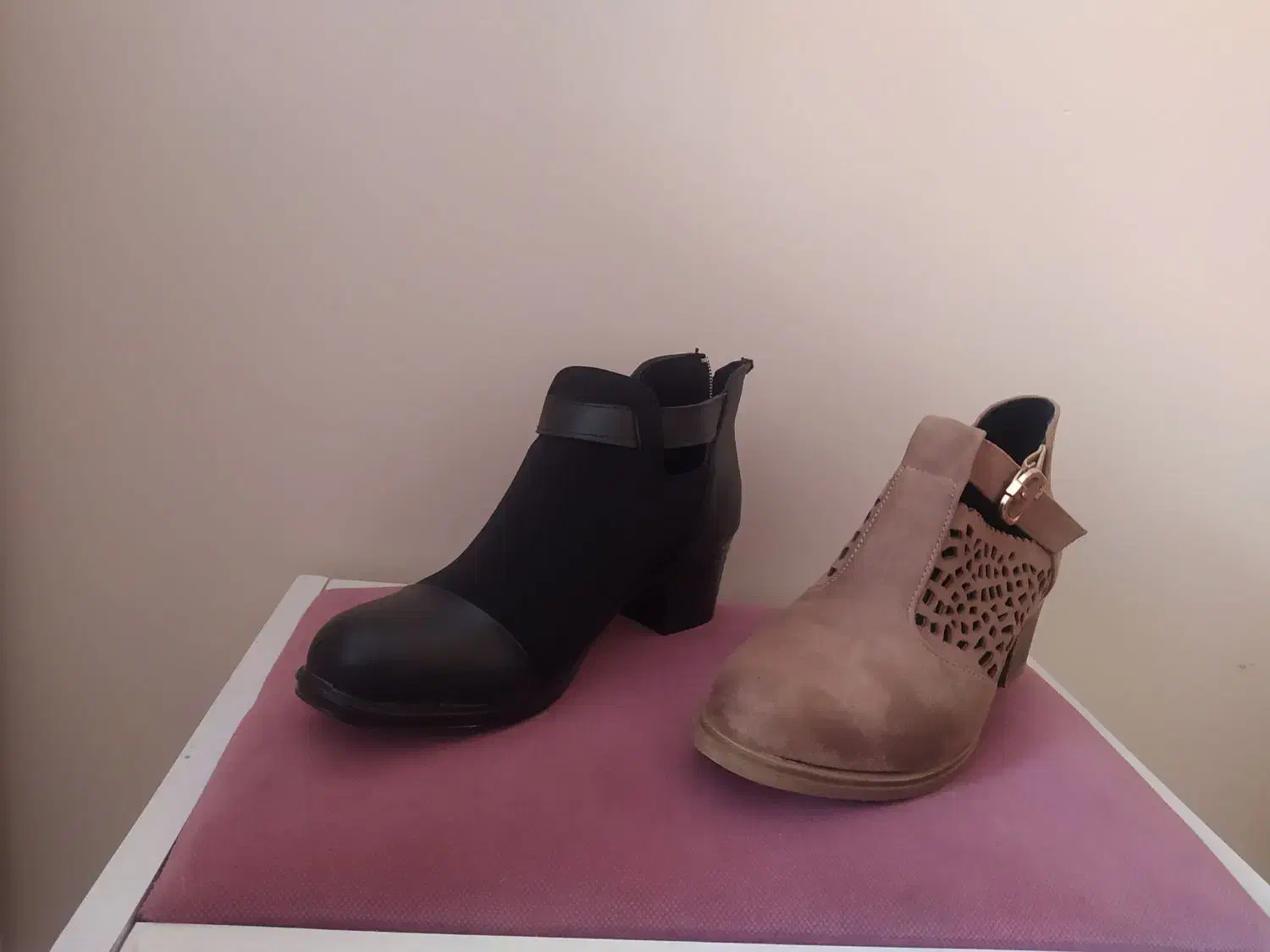 دو جفت نیم پوت|کیف، کفش، کمربند|اصفهان, خواجو|دیوار