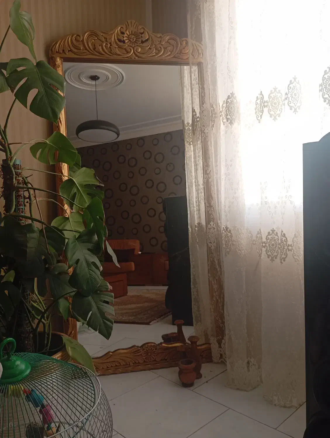 آینه قدی|آینه|اندیشه, اندیشه فاز ۶|دیوار