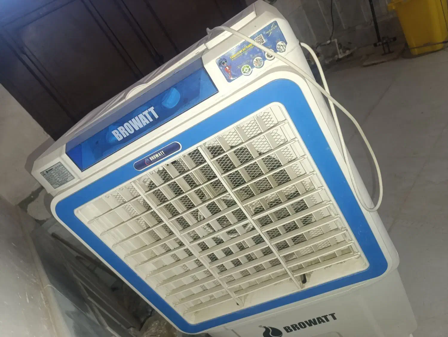 وسایل سالن زیبایی|آرایشگاه و سالن‌های زیبایی|زاهدان, |دیوار