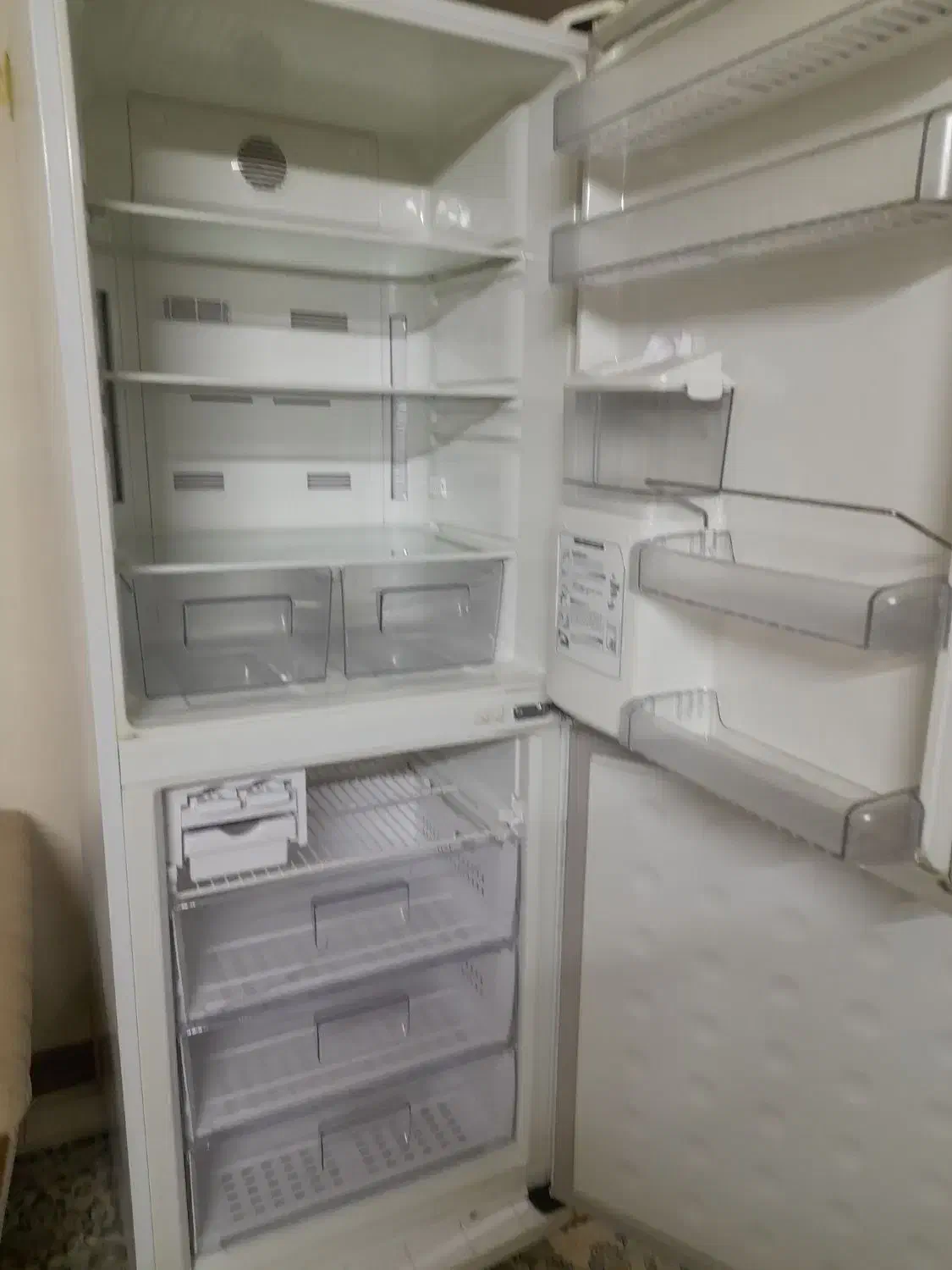 یخچال  اسنوا تمیز بدون هیچ مشکلی|یخچال و فریزر|مشهد, شهرک ابوذر|دیوار