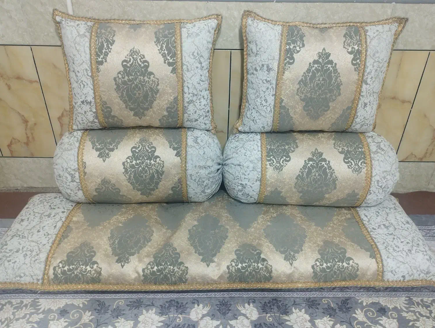 سرویس کناره و بالشت و روفرشی کش دار12متری|روفرشی|زاهدان, |دیوار