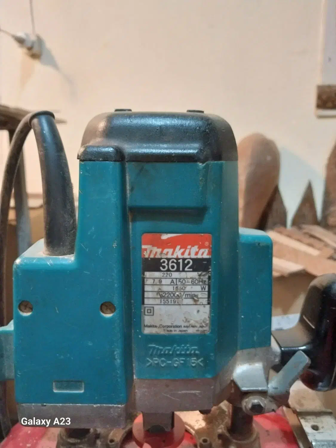 یک دستگاه آلومینیوم بر و یک دستگاه اور فرز ماکیتا|ماشین‌آلات صنعتی|رشت, آب و برق|دیوار