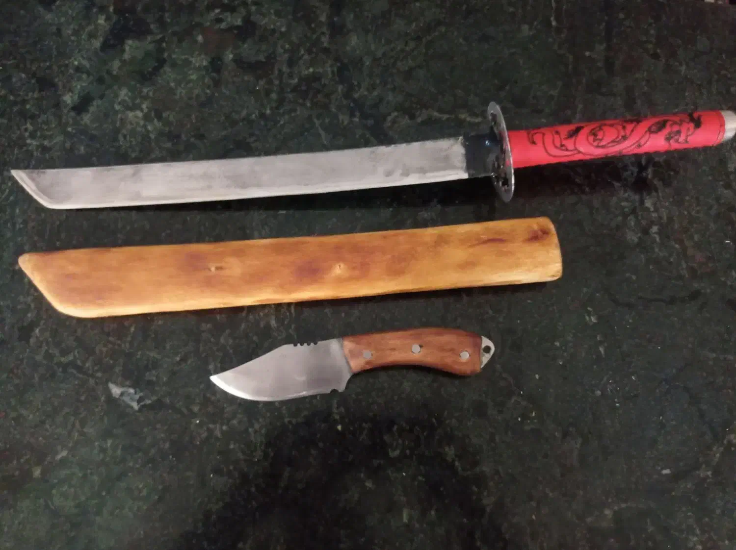 چاقو تزئینی.از جنس فنر فولادی|کوهنوردی و کمپینگ|خرمآباد, |دیوار