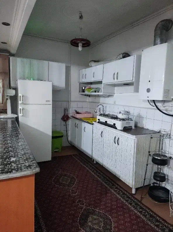 سوئیت مبله و با پارکینگ مرکز شهر|اجارهٔ کوتاهمدت آپارتمان و سوئیت|همدان, |دیوار