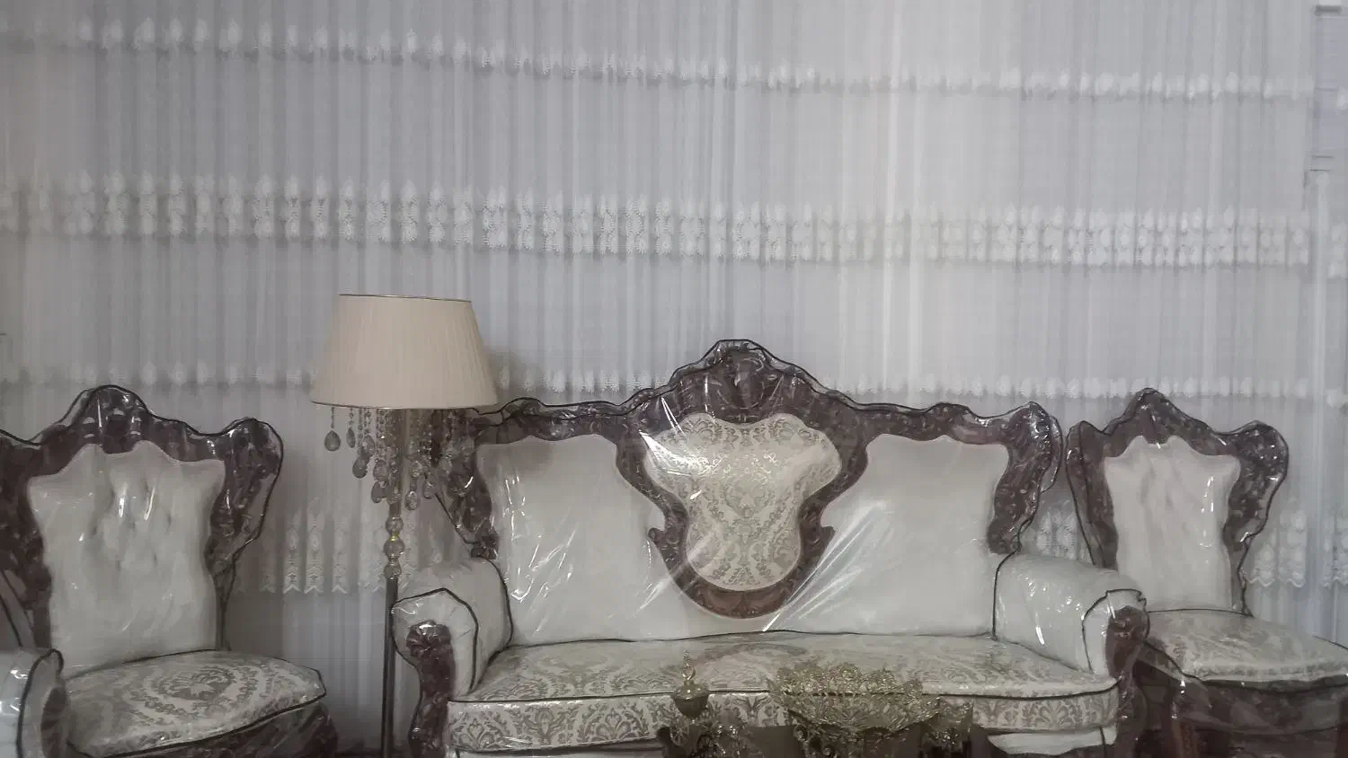 پرده ۱۸ متری سالم نو به قیمت ۵میلیون بفروش می‌رسد.|پرده، رانر، رومیزی|کاشمر, |دیوار