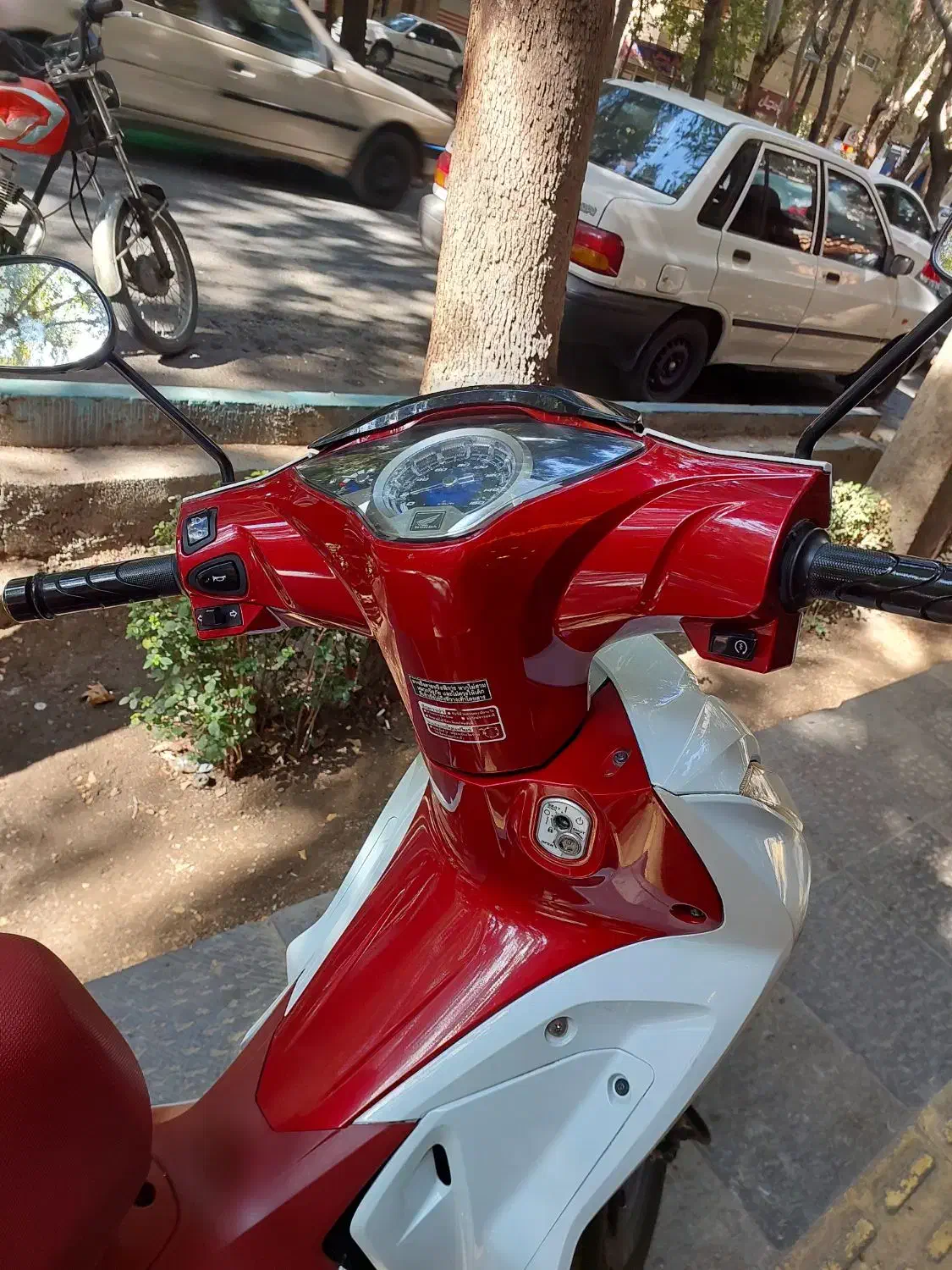 هوندا ویو ۱۲۵ لاکاغذی ۱۴۰۱|موتورسیکلت|اصفهان, ملک|دیوار