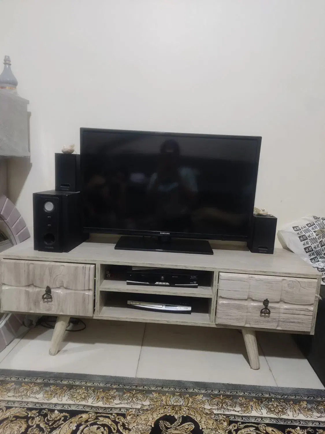 میز تلویزیون/در حد نو|میز تلویزیون|تهران, خاک سفید|دیوار