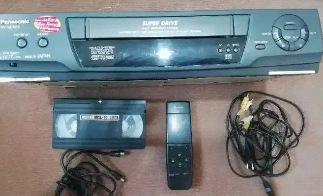 VHS ویدئو قدیمی|پخشکننده DVD و ویدیو|شیراز, شریفآباد|دیوار