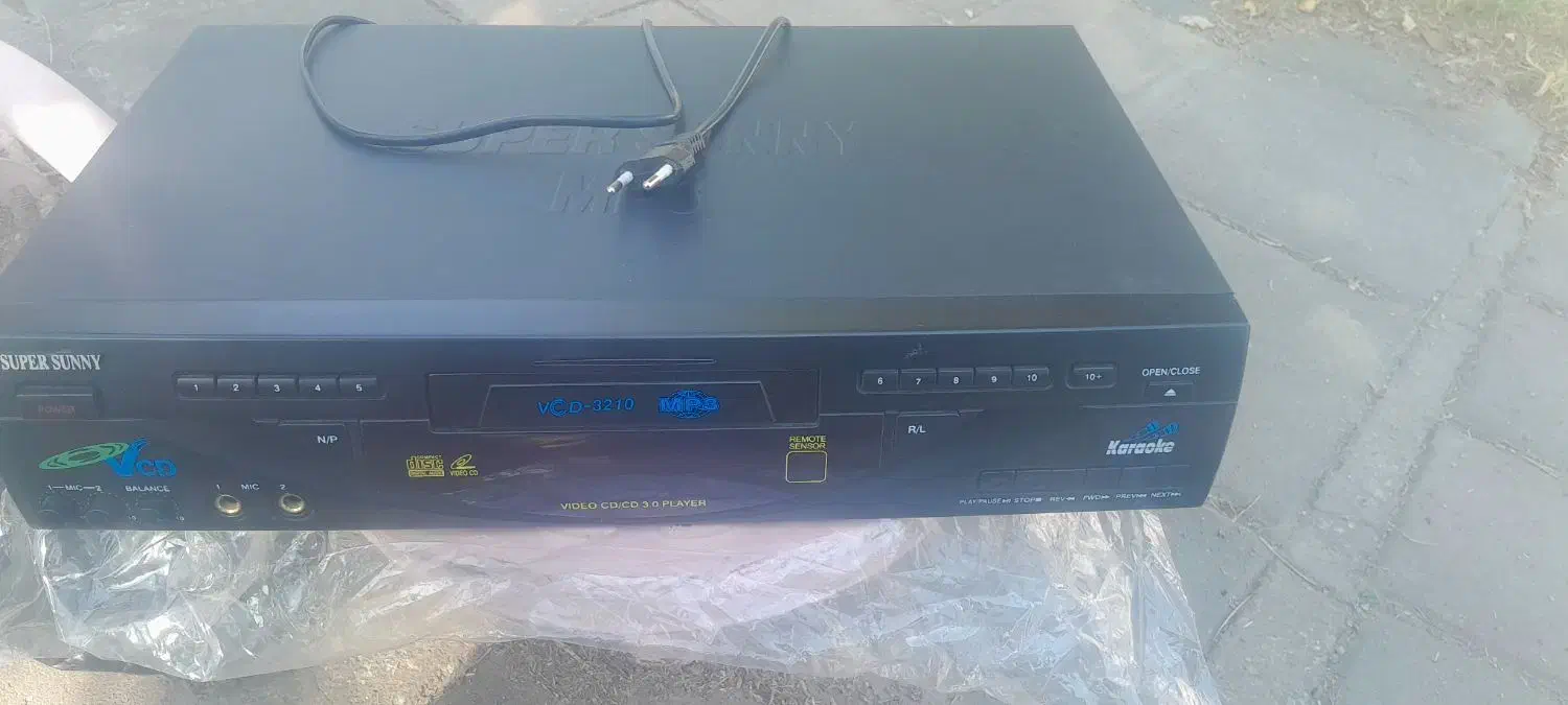 یک دستگاه Karaoke)     DVD)|پخش‌کننده DVD و ویدیو|کرمانشاه, |دیوار