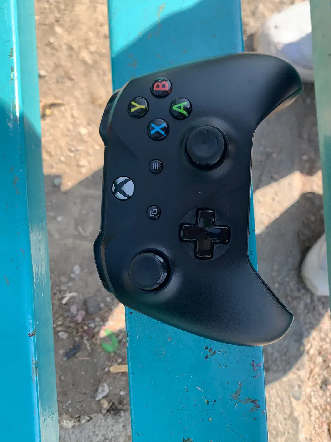 دسته xbox one|کنسول، بازی ویدئویی و آنلاین|اندیشه, اندیشه فاز ۳|دیوار