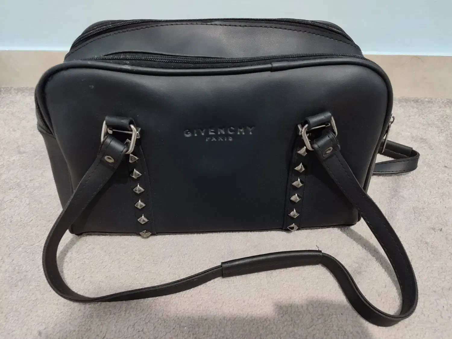 کیف و کفش مجلسی|کیف، کفش، کمربند|پرند, فاز ۳|دیوار