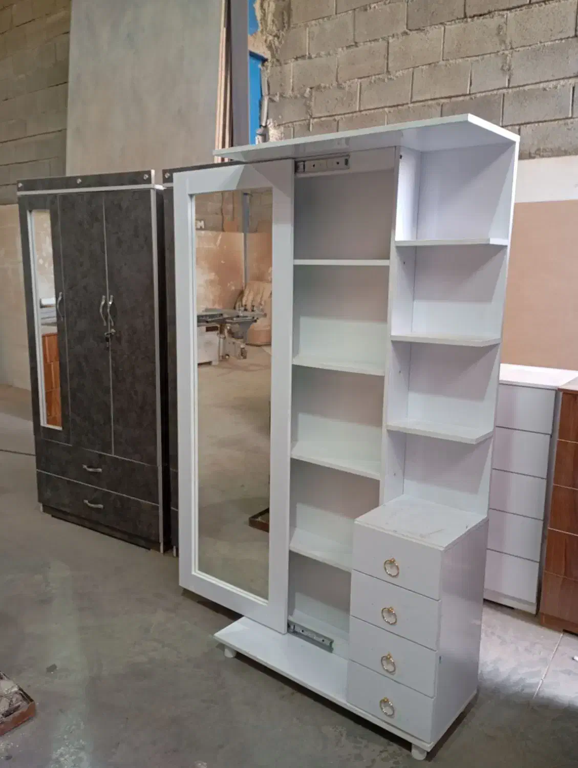 میز تلویزیون|کتابخانه، شلف، قفسه‌های دیواری|شیراز, سلطان آباد|دیوار