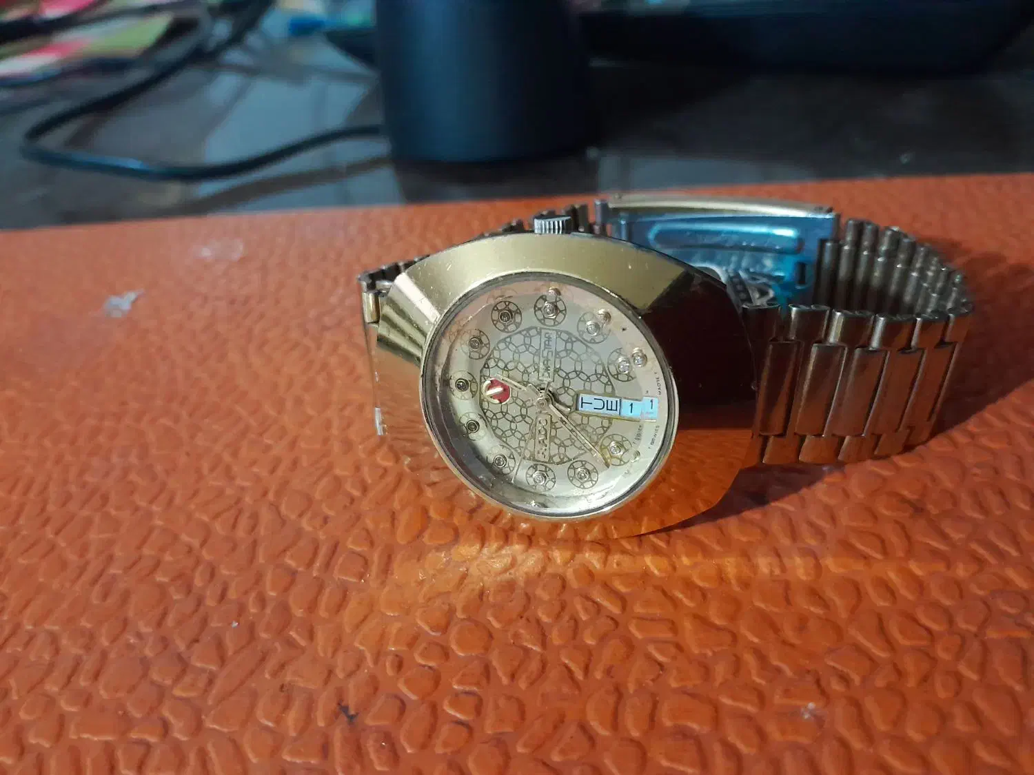 ساعت مچی رادو|ساعت|قم, شاه ابراهیم|دیوار