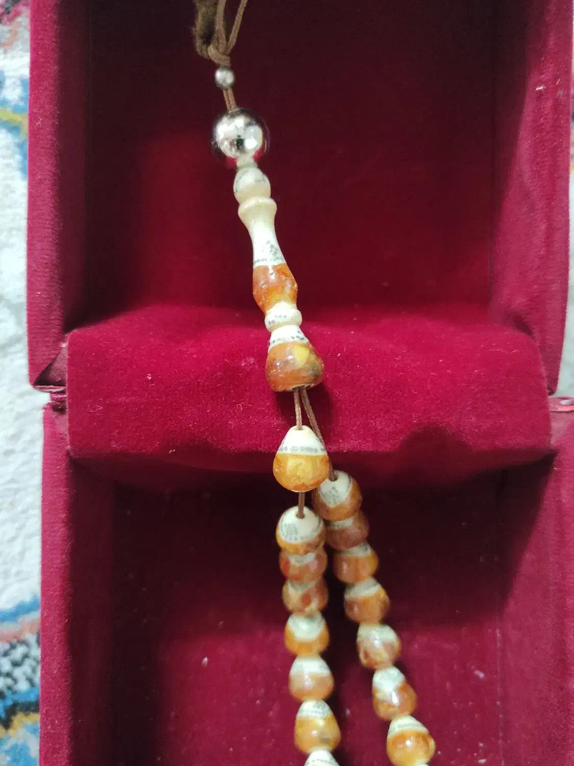 تسبیح آج فیل آغشته به کهربا کلکسیونی|کلکسیون اشیاء عتیقه|حمیدیا, |دیوار