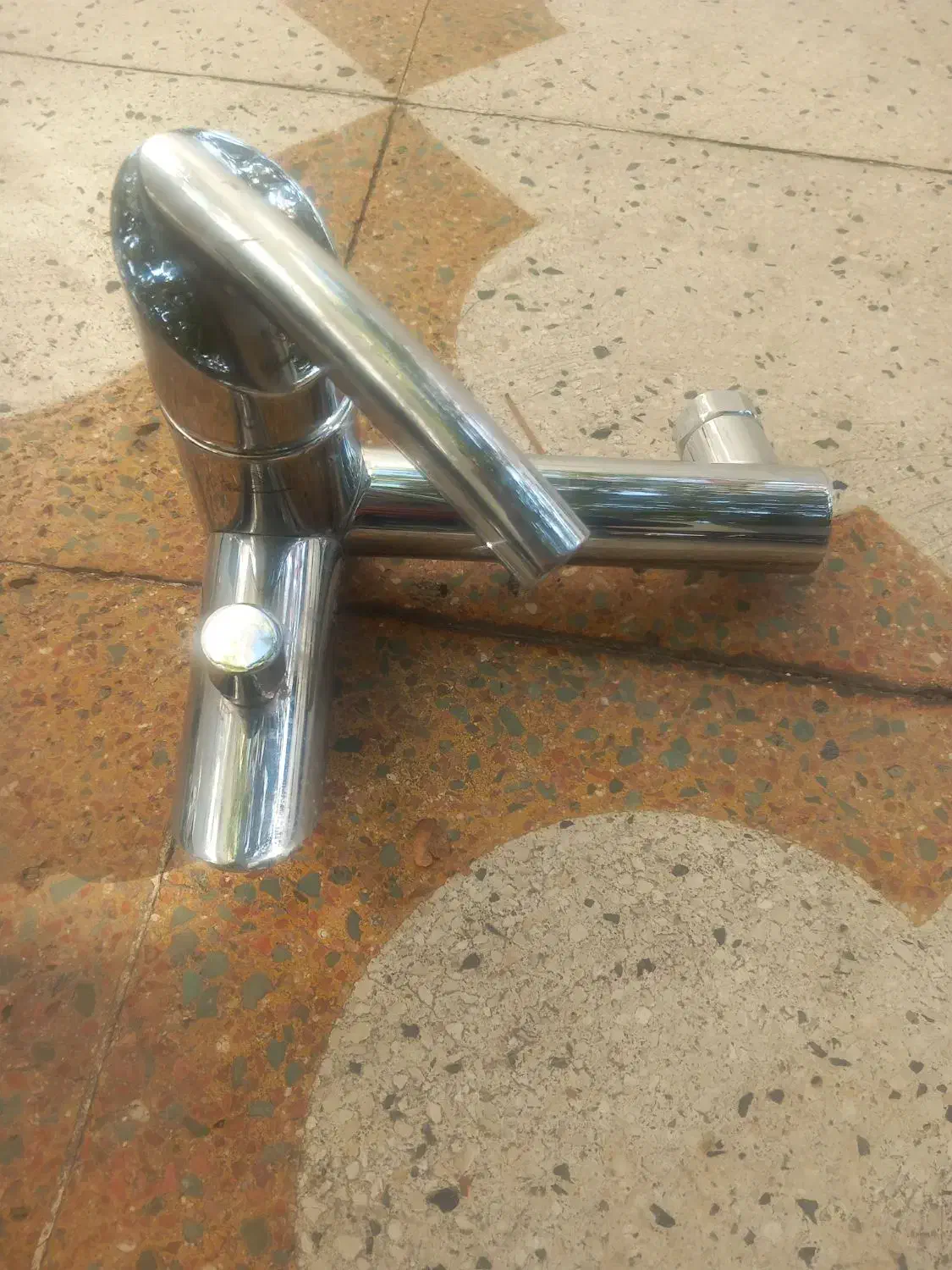 شیر آلات|لوازم حمام|شیراز, بالا کفت|دیوار