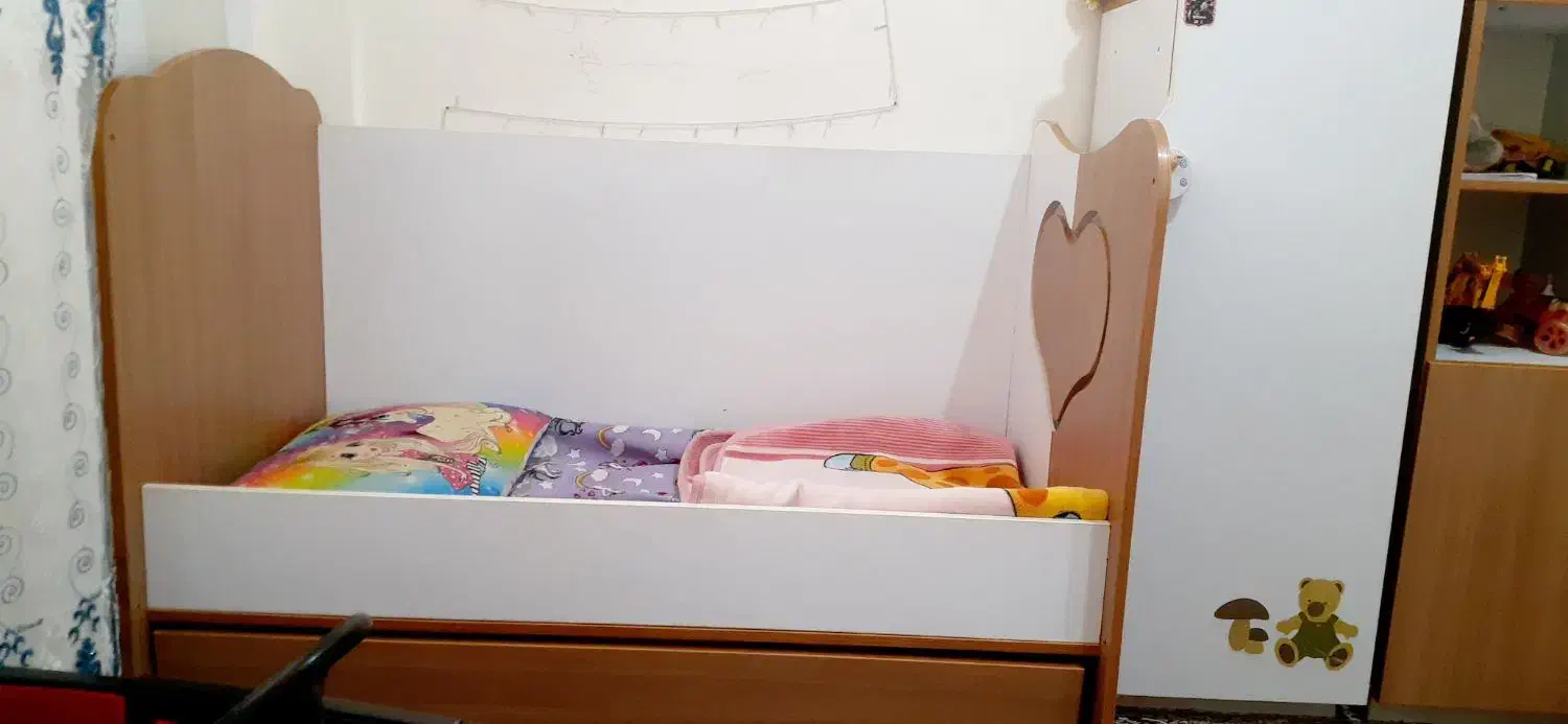 تخت کودک +۲کمد برند آوید تشک نداره|تخت و سرویس خواب|سیرجان, |دیوار
