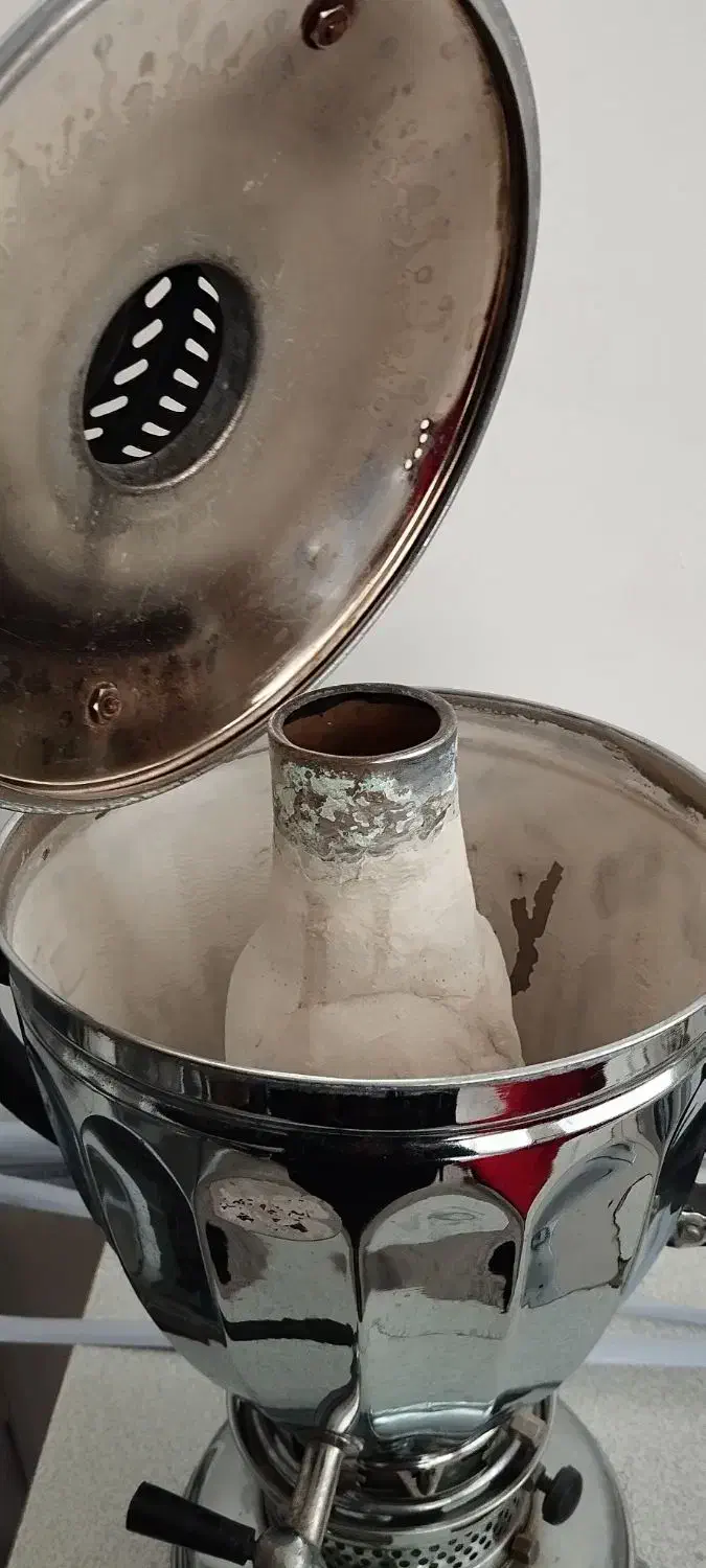 سماور نفتی تمام برنج سالم ۶لیتری مارک دولوکس|کلکسیون اشیاء عتیقه|فردیس, سپید دشت|دیوار