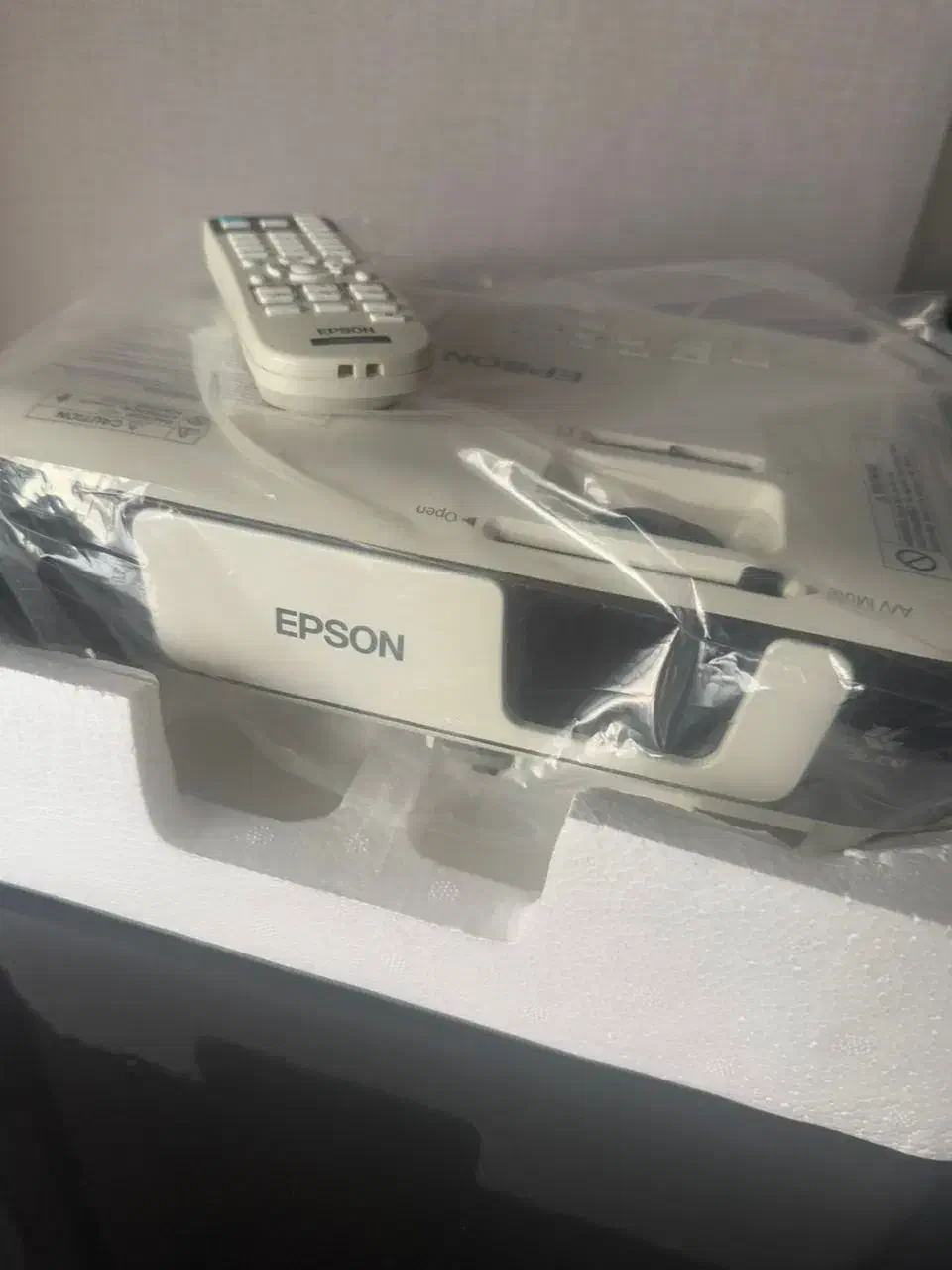 ویدیو پروژکتور اپسون x41|تلویزیون و پروژکتور|تهران, اکباتان|دیوار