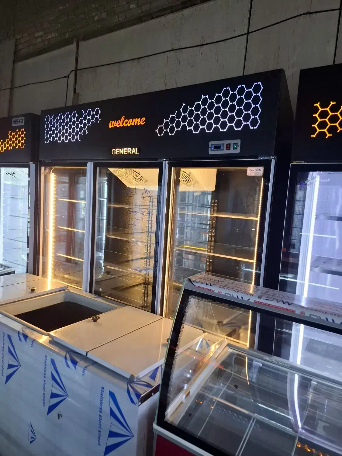 یخچال ویترینی (کد 52) طول 3 متری 4 درب تهران سرما|فروشگاه و مغازه|مشهد, فدک|دیوار