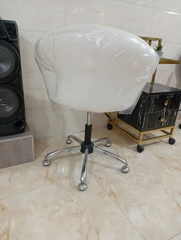 صندلی گردون|صندلی و نیمکت|ورامین, ورامین|دیوار