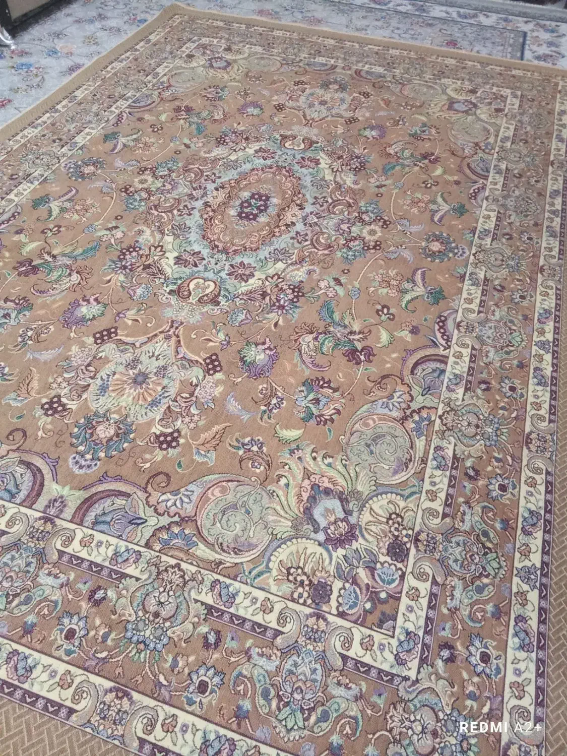 یک عددروفرشی|روفرشی|نیشابور, مبارکه|دیوار