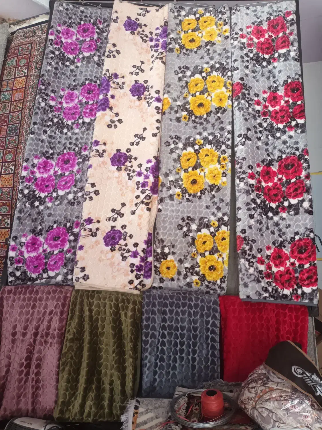 تنوع پتوی شادیلون گلبافت و ترنج|رختخواب، بالش، پتو|کرمان, |دیوار