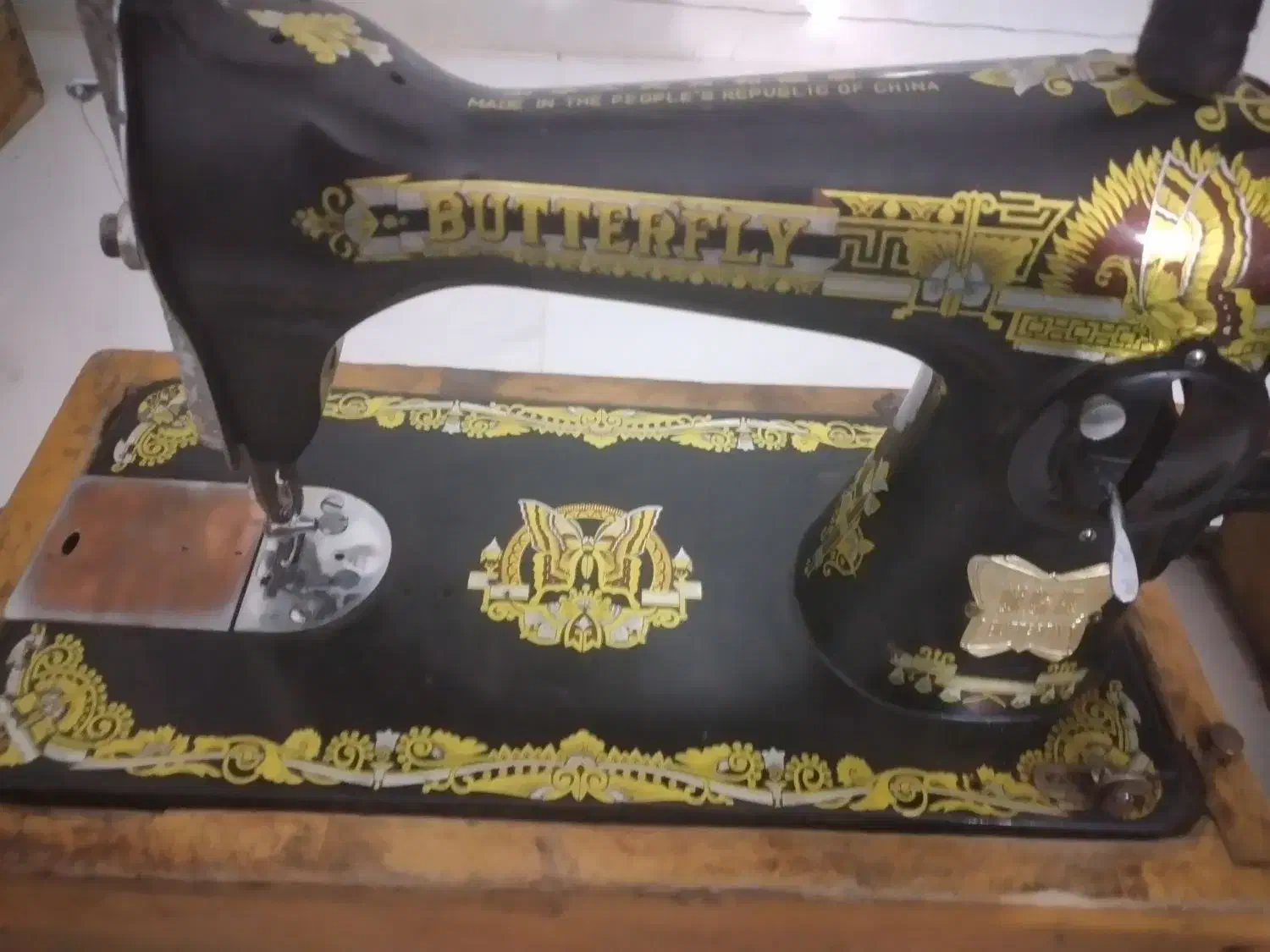 چرخ پروانه دستی قدیمی|چرخ خیاطی و ریسندگی|قشم, |دیوار