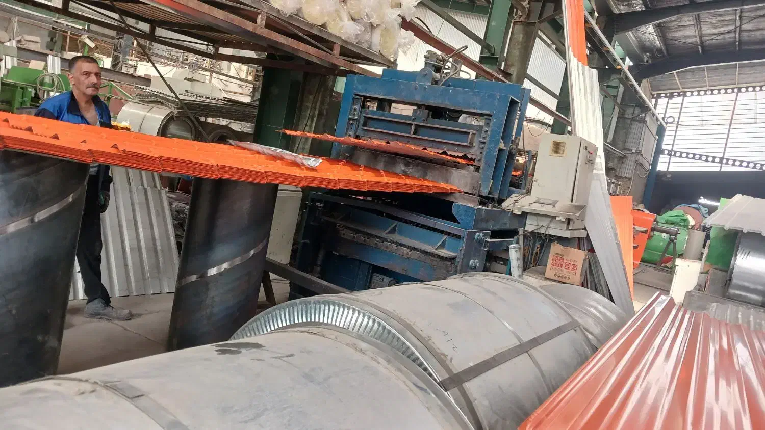 اجرای سقف شیب داروشیروانی جوشکاری سیار|خدمات پیشه و مهارت|مشهد, راه آهن|دیوار