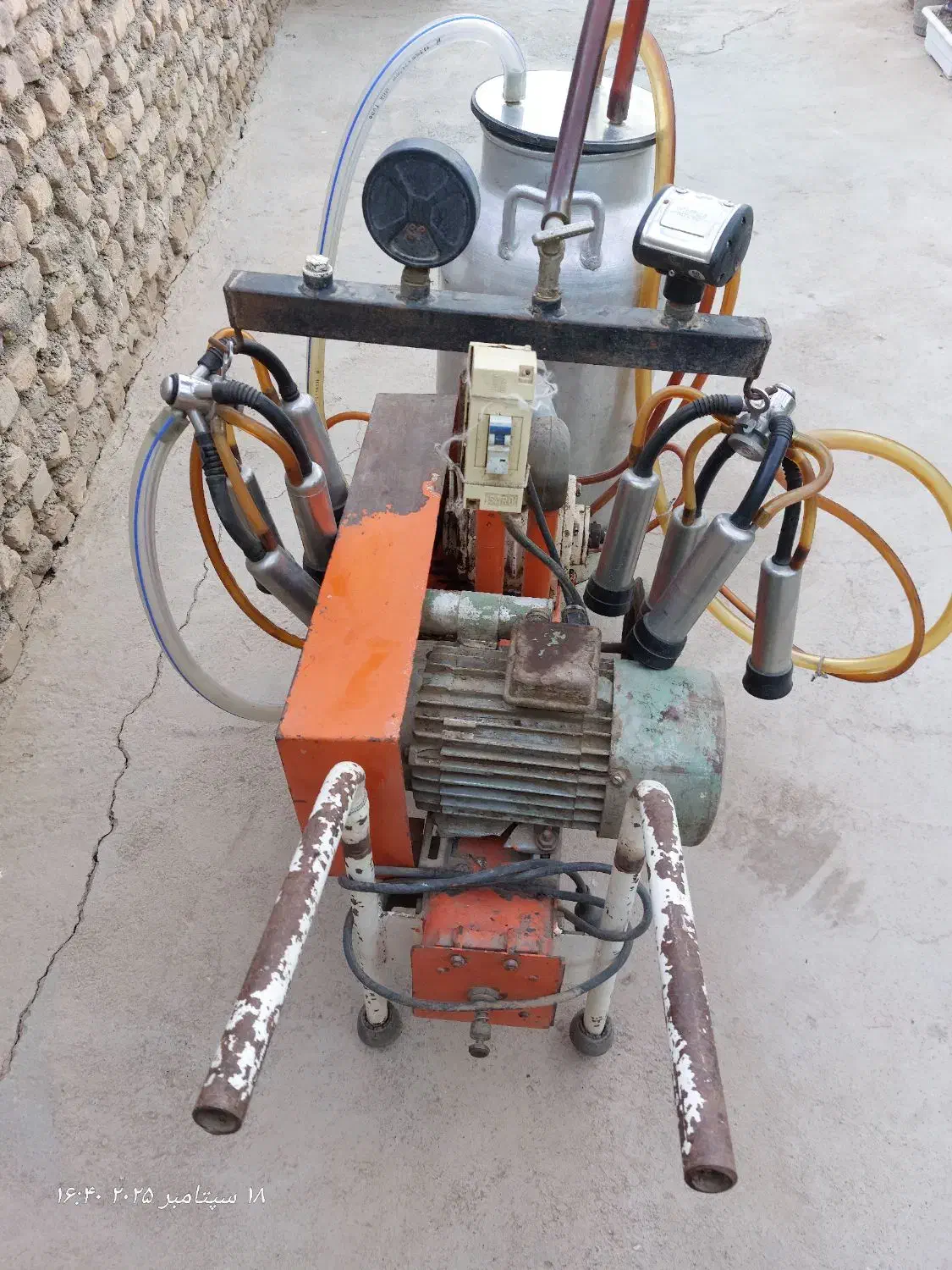 شیردوش دوواحده|ماشین‌آلات صنعتی|سبزوار, ابارش|دیوار