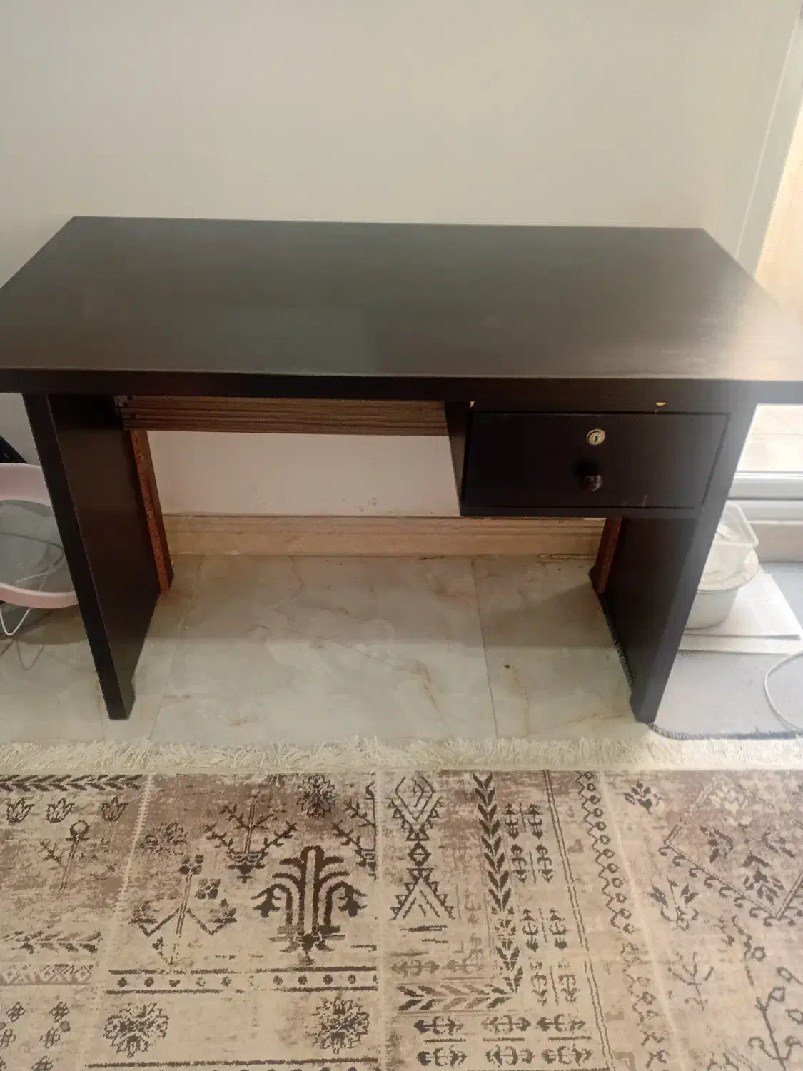 میز تحریر|میز تحریر و کامپیوتر|سنگر, |دیوار